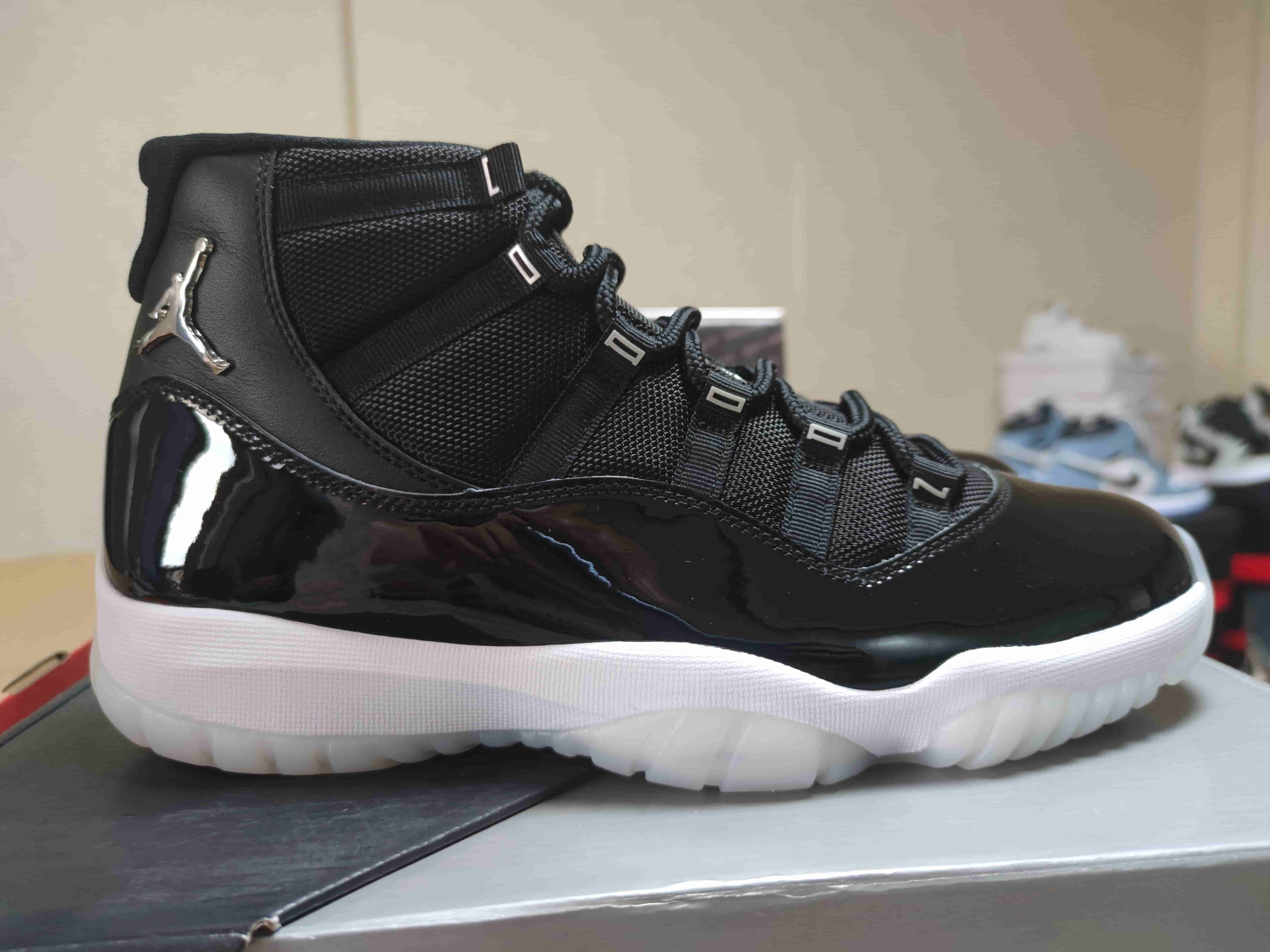 Jordan 11 25th Anniversary AR0715-011