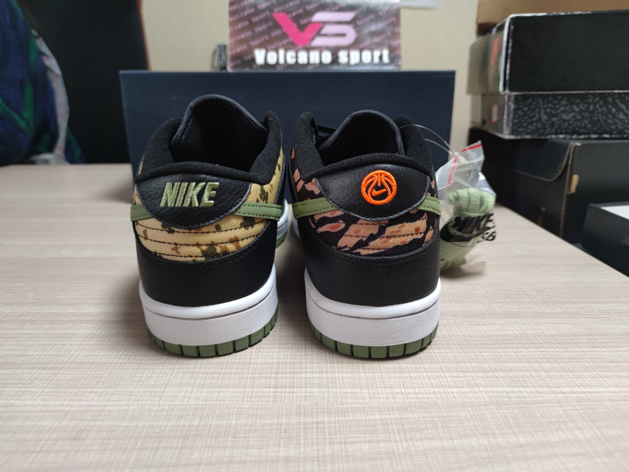 Dunk Low Crazy Camo DH0957-001