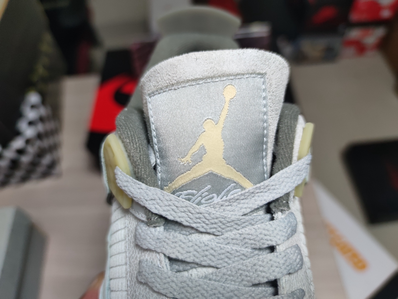 Jordan 4 Retro SE Craft Photon Dust DV3742 021