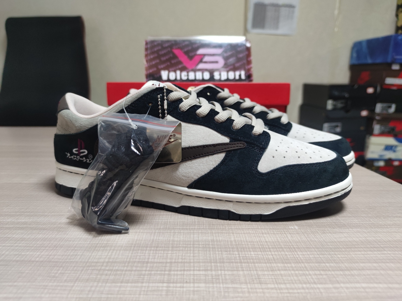 Dunk Katsuhiro o Tomo CU1726 990