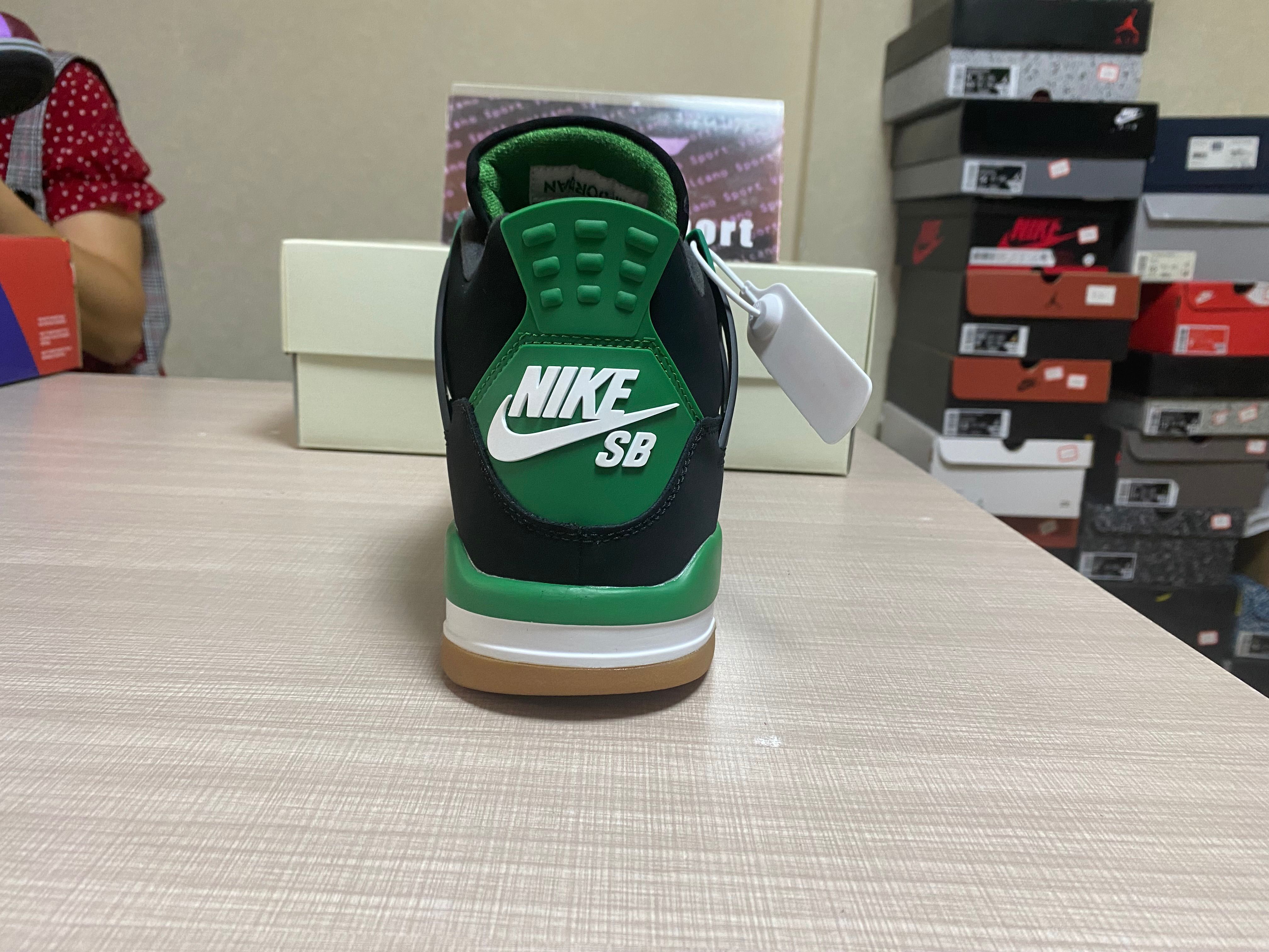 Nike SB Jordan 4 Retro SP