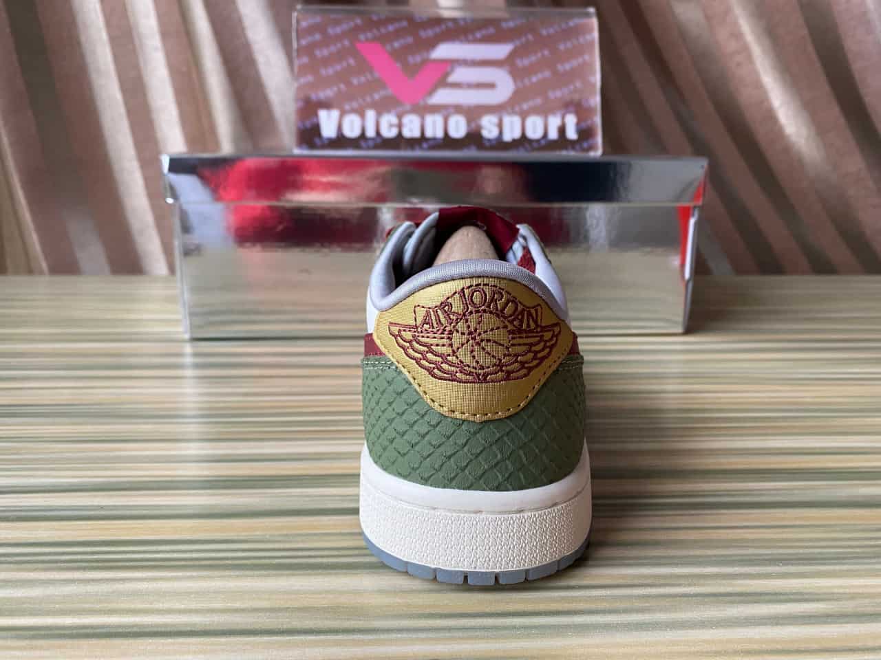 Jordan 1 Retro Low OG Year of the Dragon FN3727-100