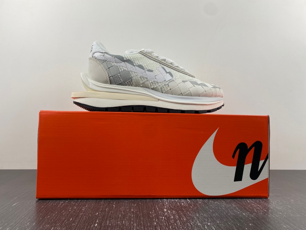 Nike VaporWaffle Woven sacai Jean Paul Gaultier White DR5209-100