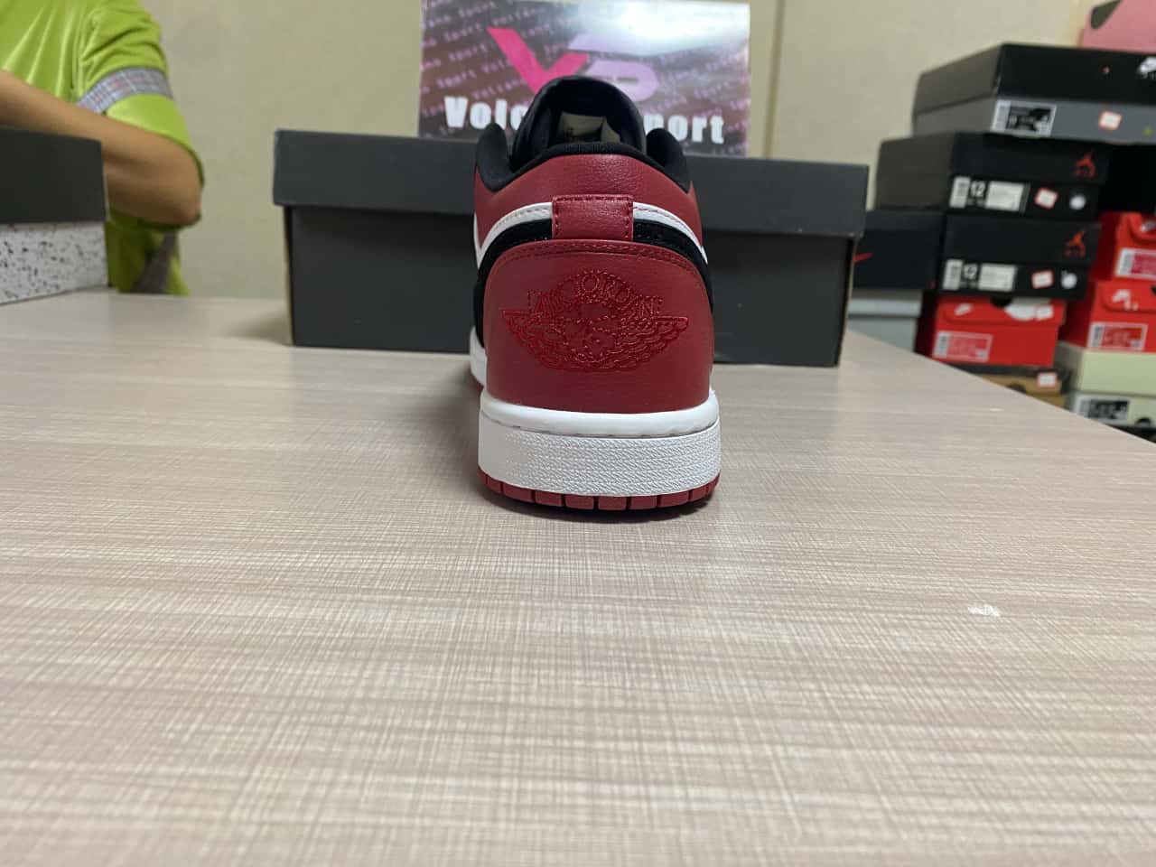 Jordan 1 Low Black Toe (2019) 553558-116