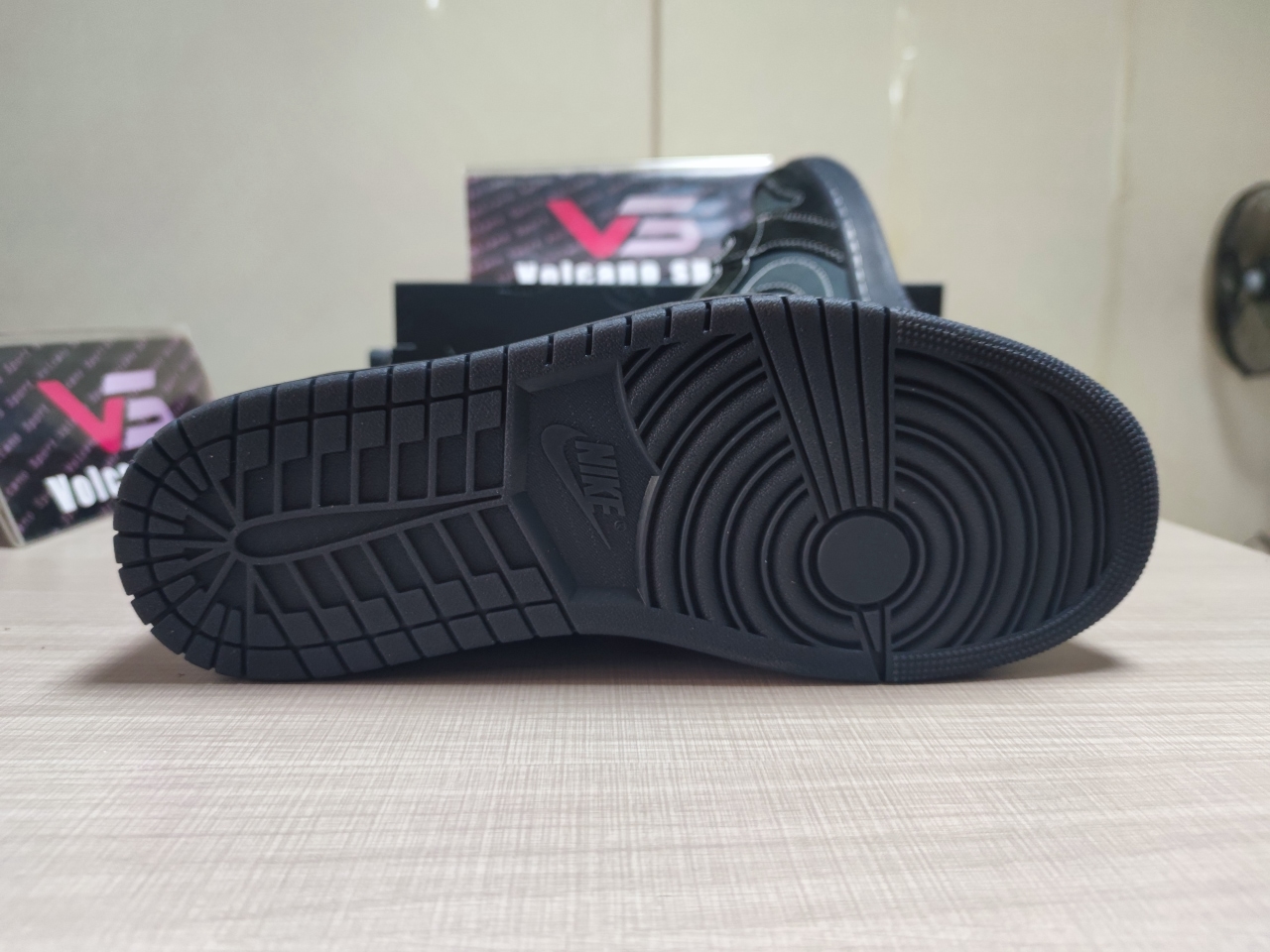 Travis Scott x Jordan 1 Low OG “Black Phantom” DM7866-001