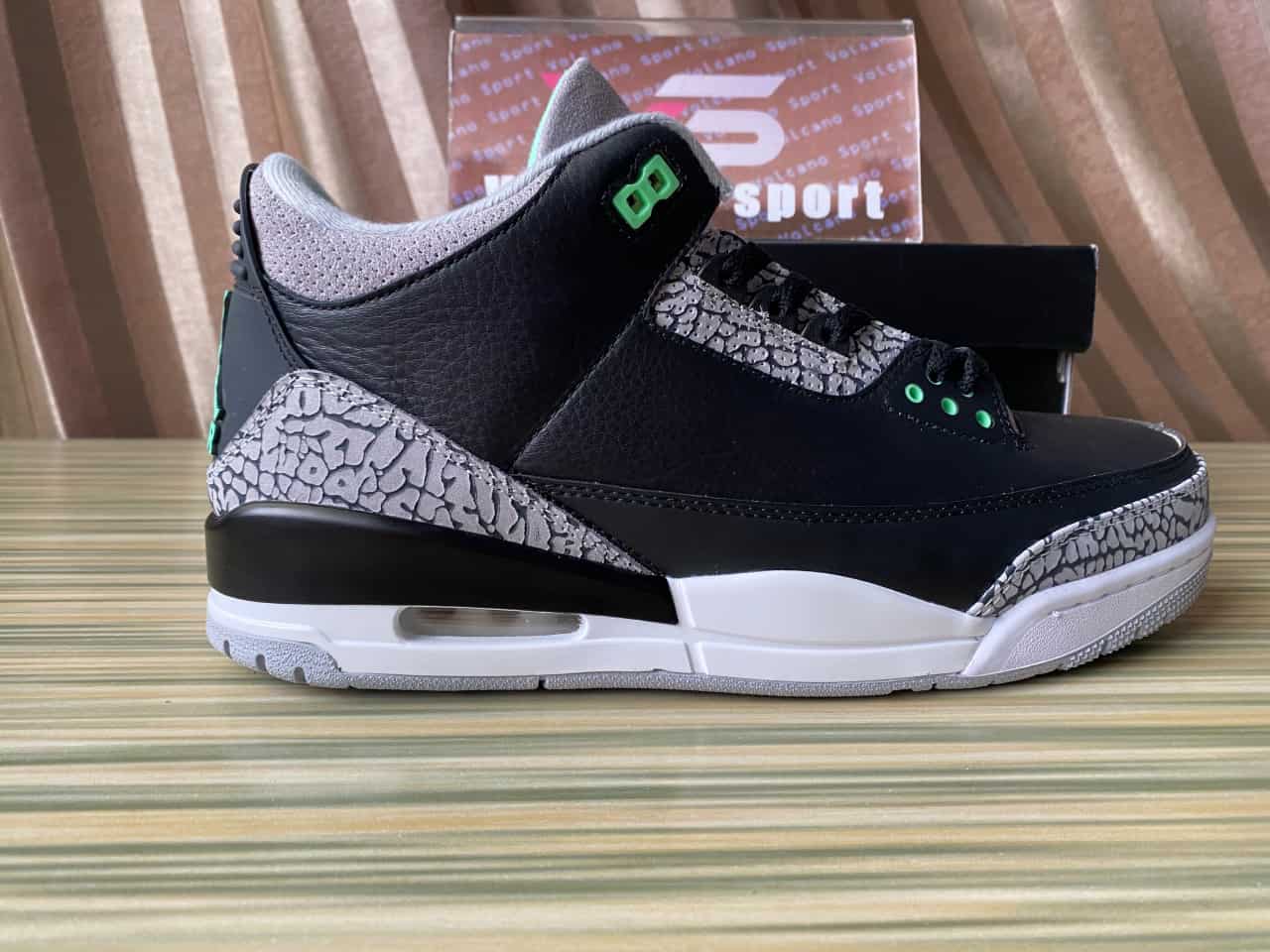 Jordan 3 Retro Green Glow CT8532-031
