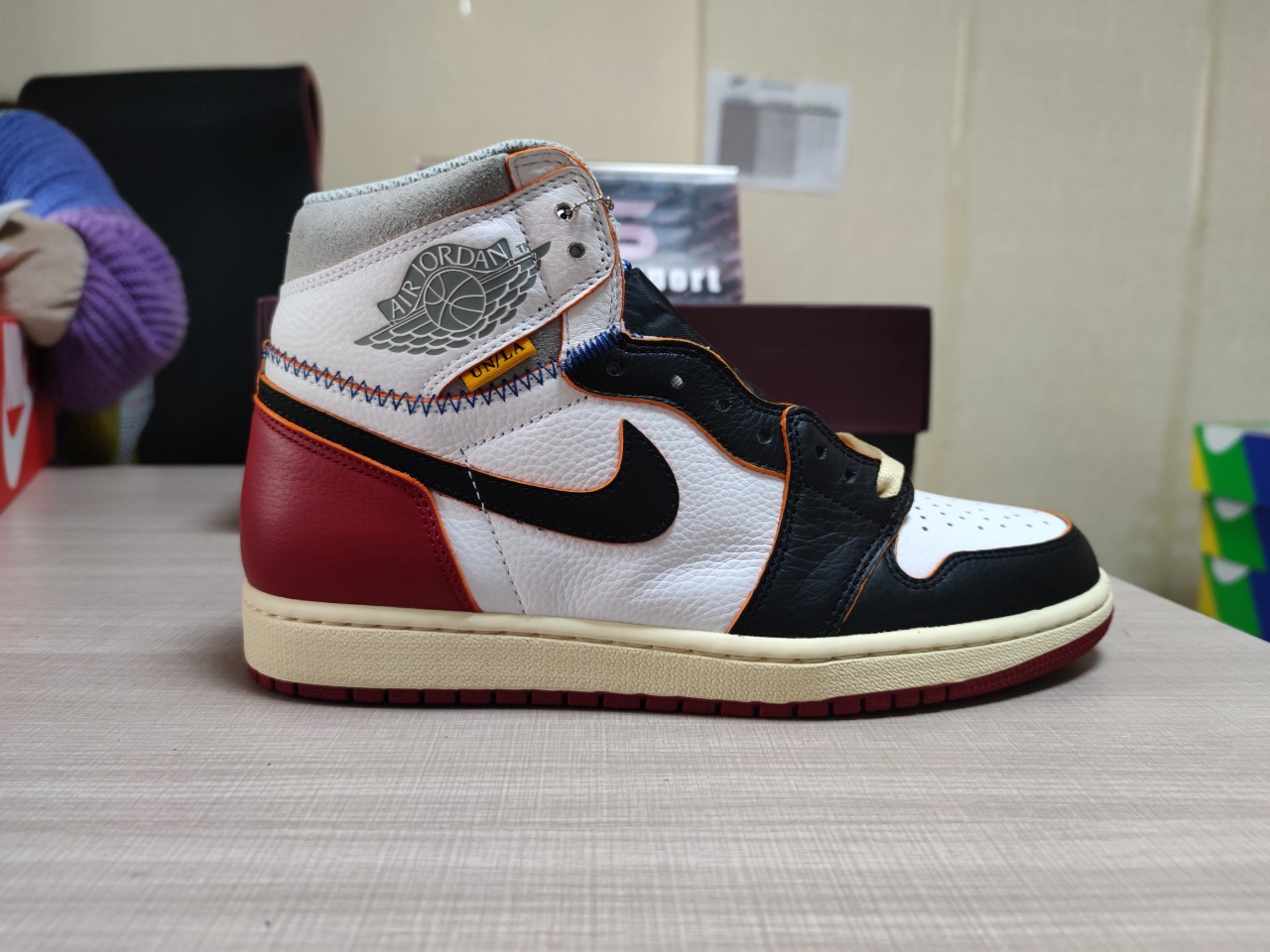 Jordan 1 Retro High Union Los Angeles Black Toe BV1300-106