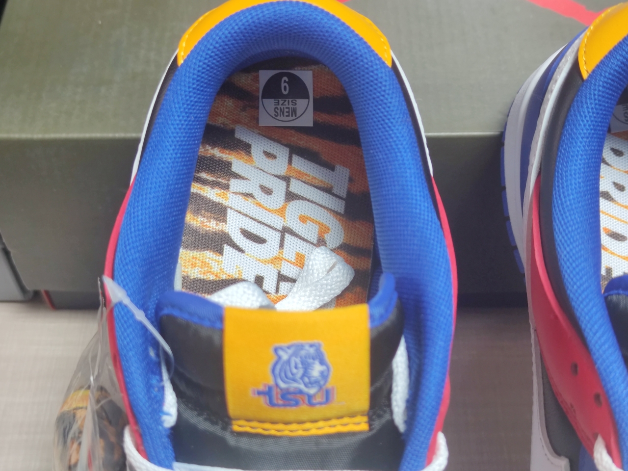 Dunk Low Tennessee State University DR6190 100