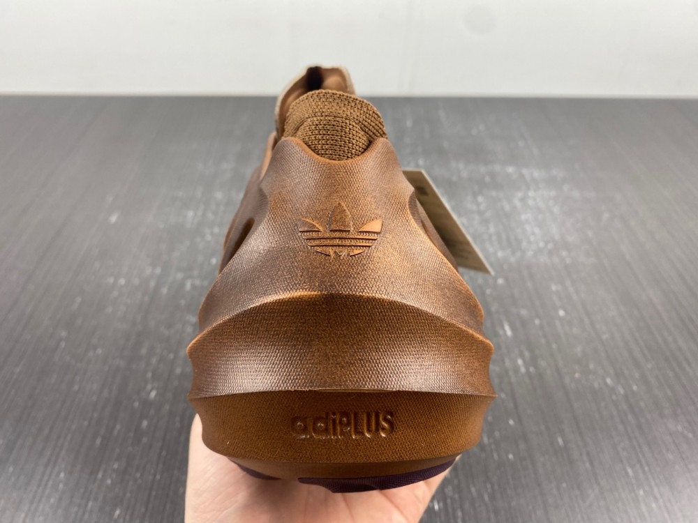 adidas adiFOM Q “Black Carbon”  HP6581