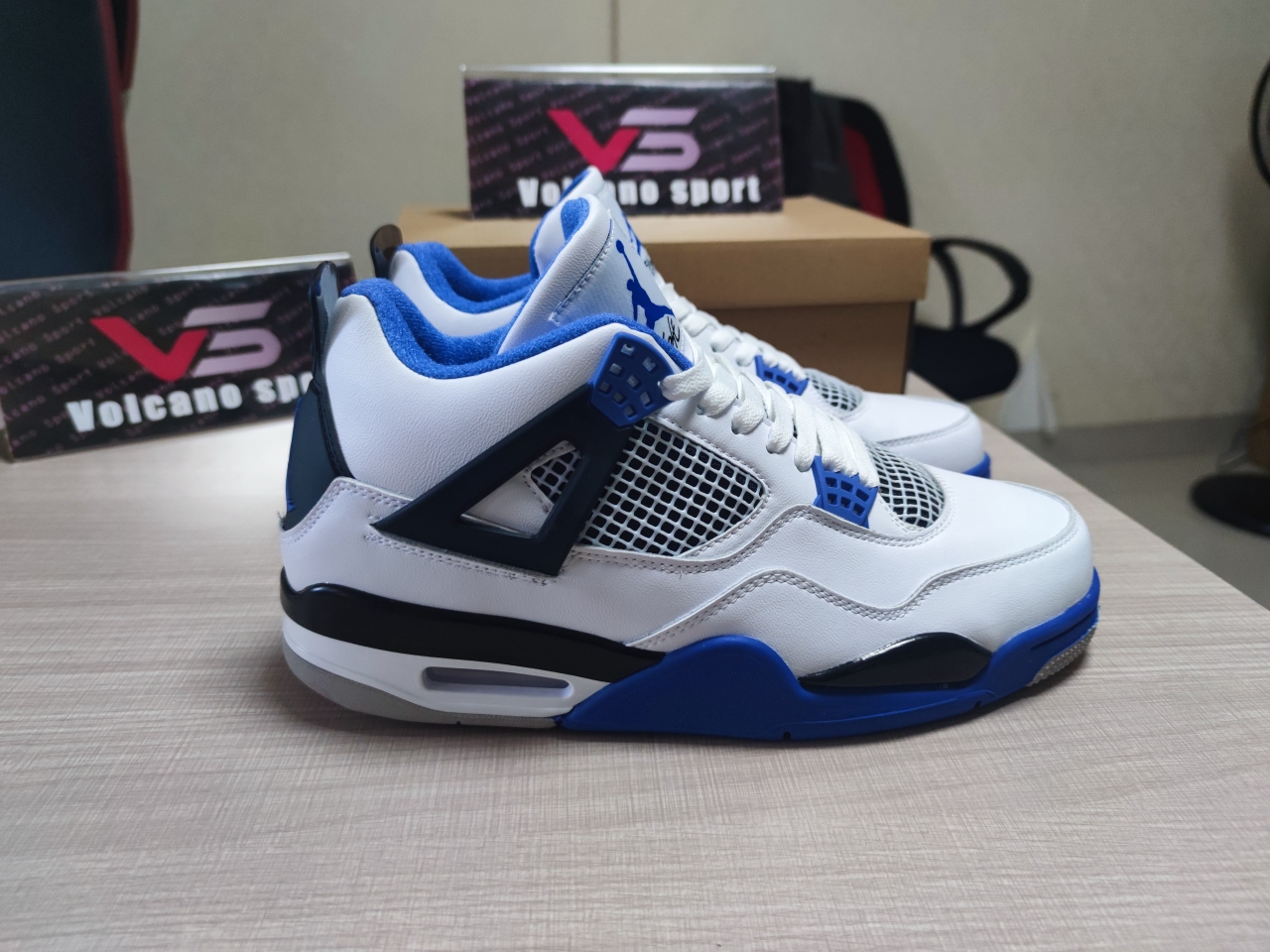 Jordan 4 Retro “Motorsport”308497-117