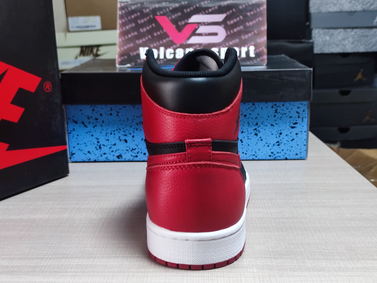 Jordan 1 Retro High Bred Banned 555088-001