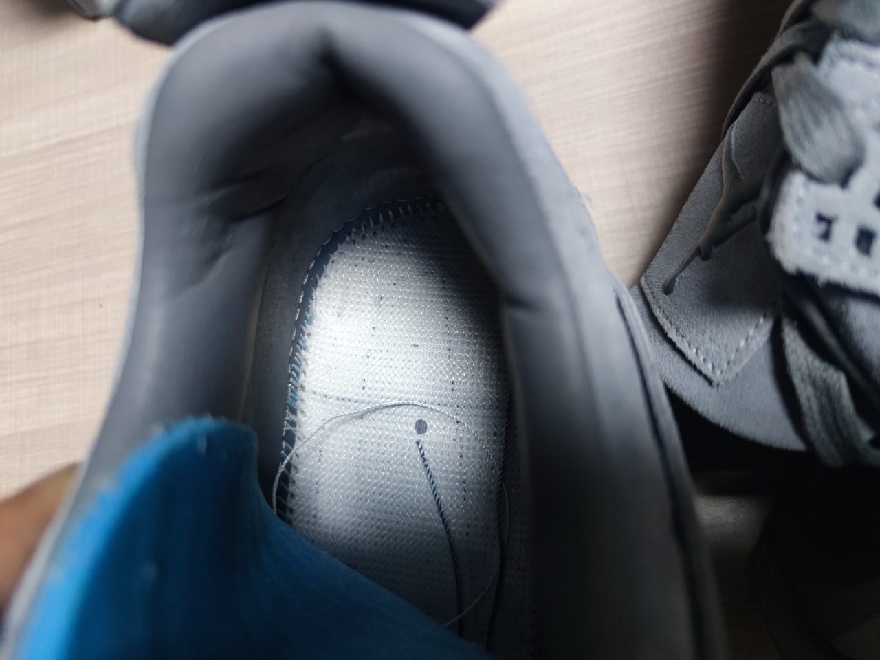 Jordan 4 Retro Kaws 930155 003