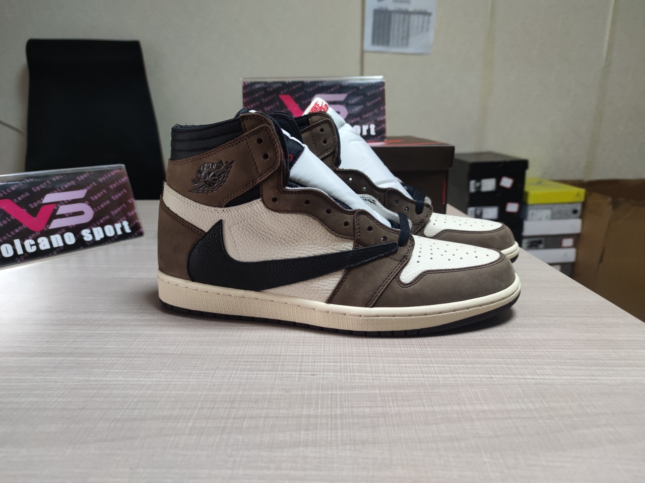 Jordan 1 Retro High Travis Scott CD4487-100