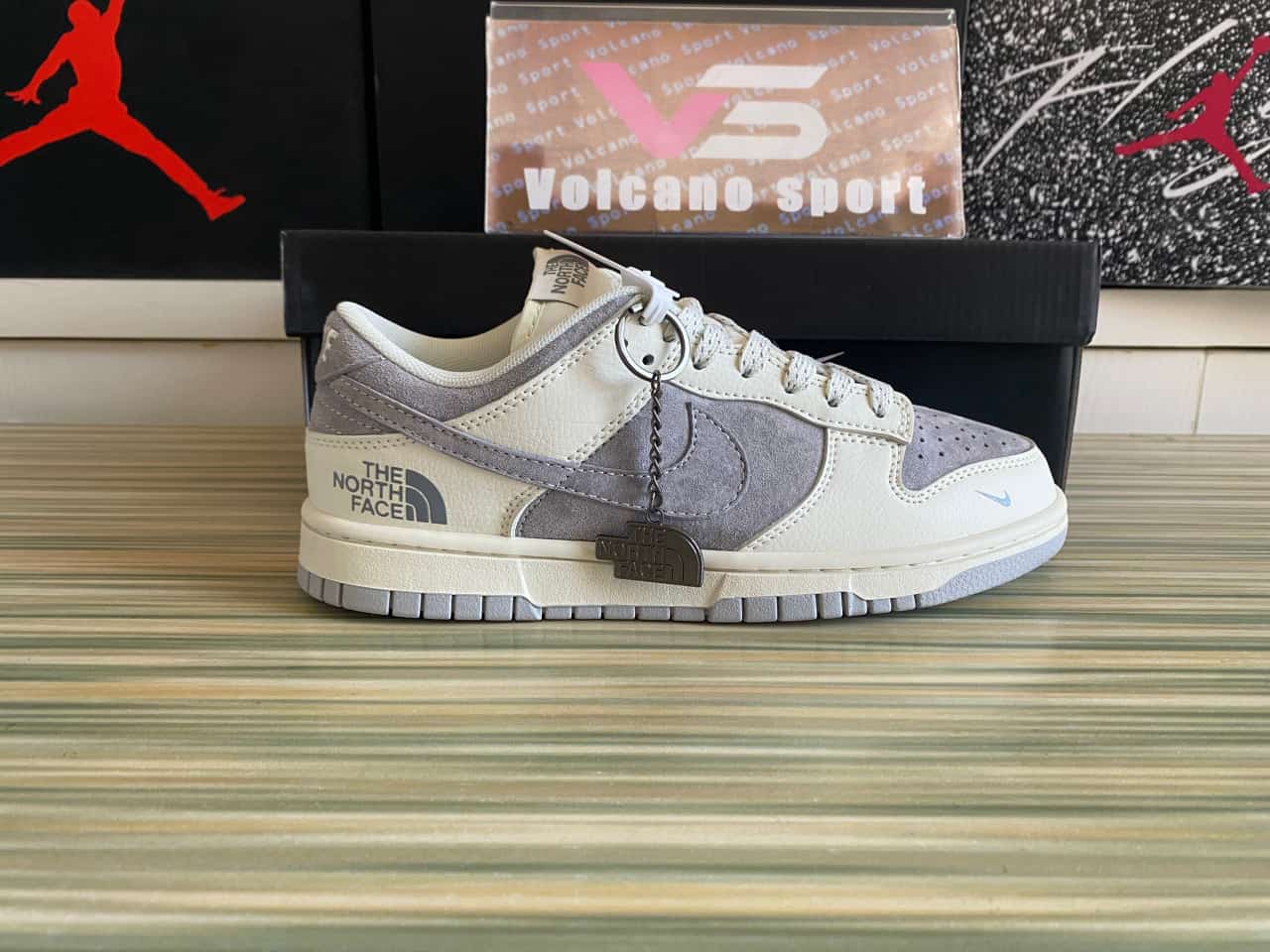 Dunk Low The North Face Off XD6188-020