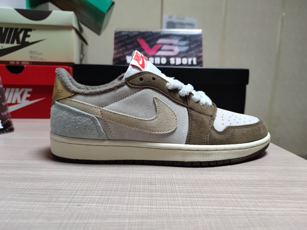 Jordan 1 Retro Low OG Year of the Rabbit DV1312 200