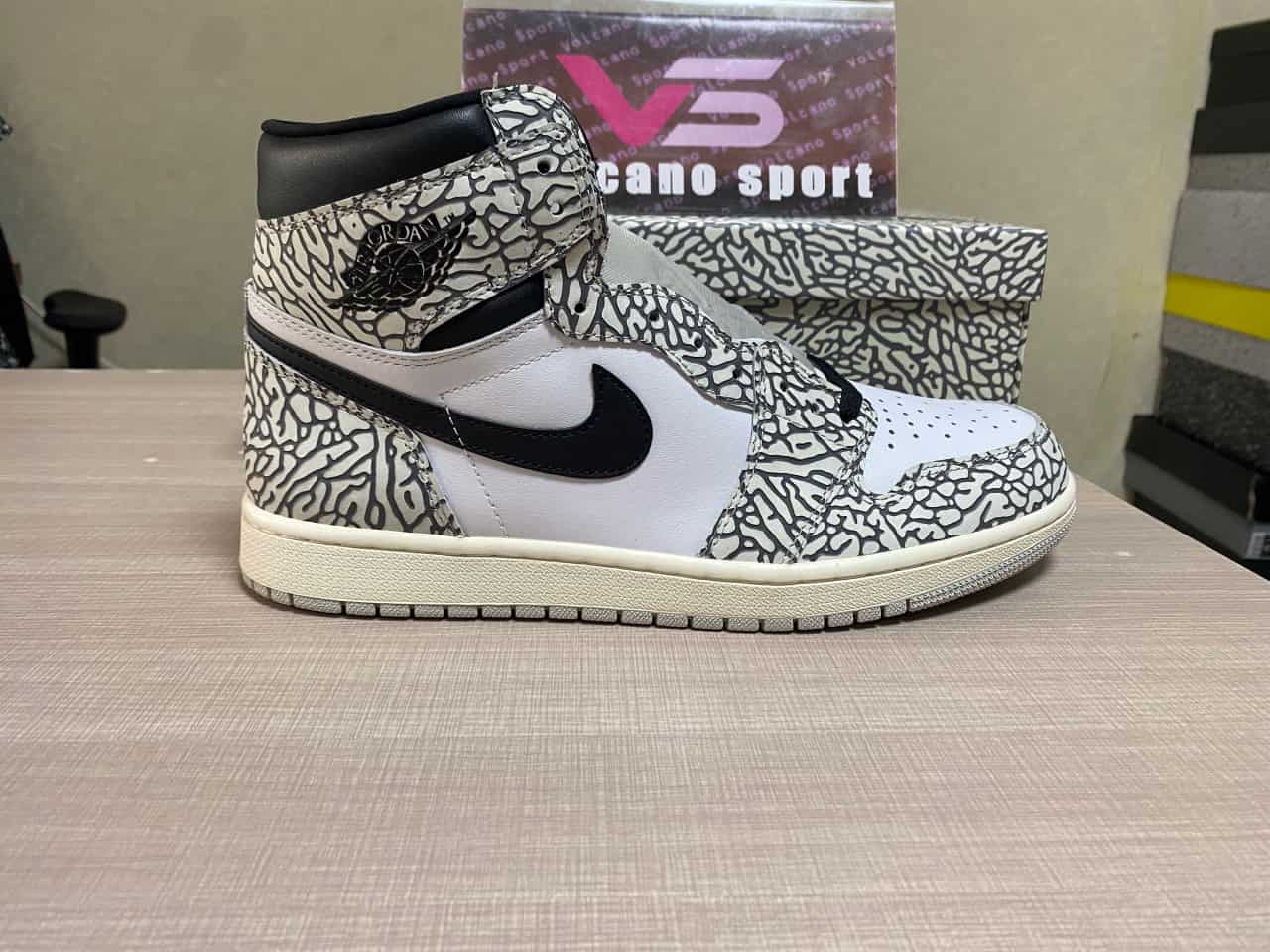 Jordan 1 Retro High OG White Cement DZ5485-052