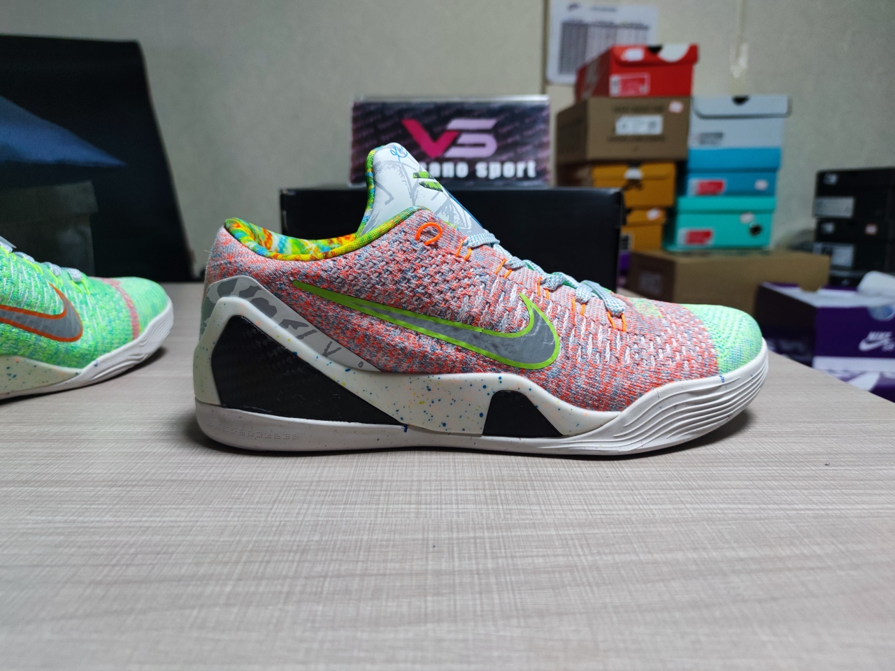 ZOOM KOBE IX 678301 904