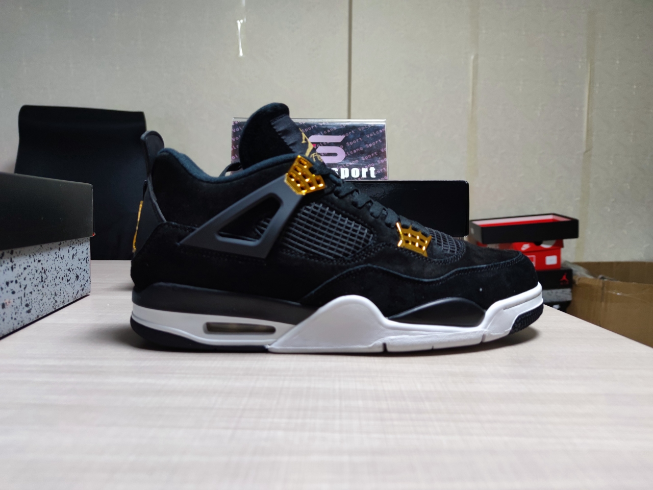 Jordan 4 Retro Royalty 308497 032