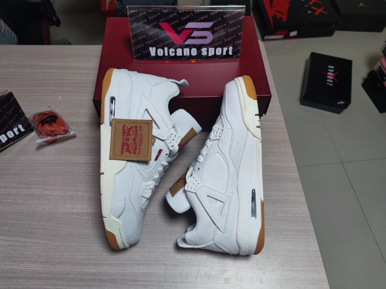 Levi's X Jordan 4 Retro White AO2571-100