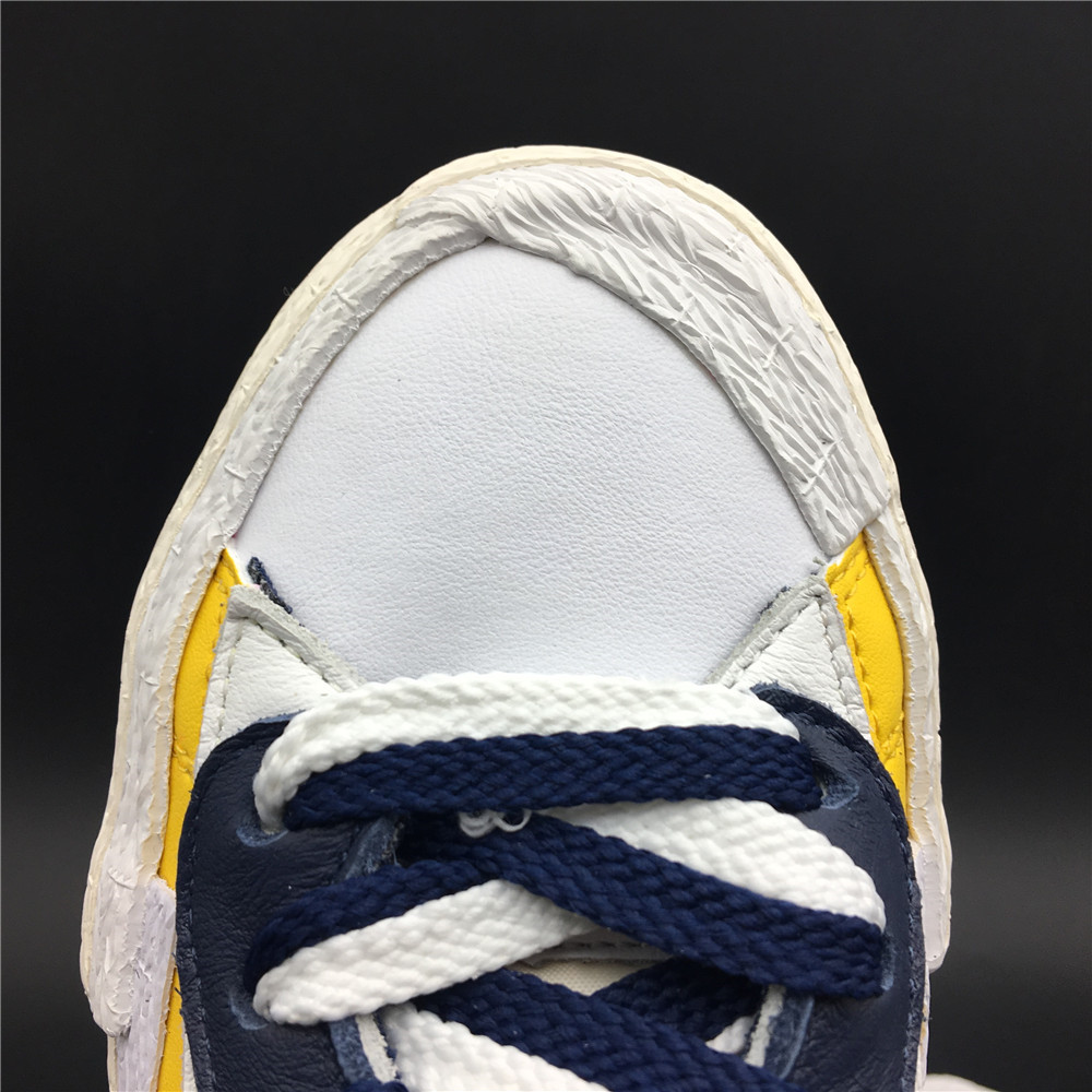 Nike Blazer Mid sacai White Grey BV0072-100