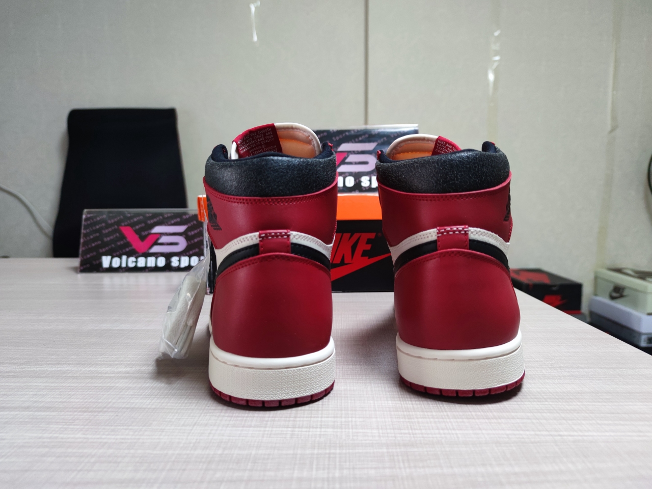 Jordan 1 Retro High OG Chicago Lost and Found DZ5485 612