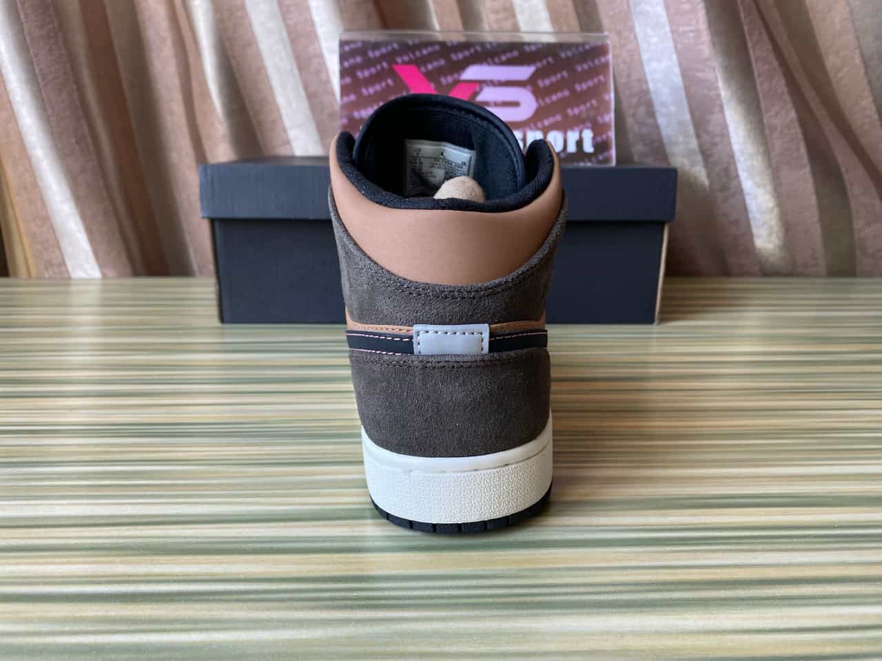 Jordan 1 Mid SE Dark Chocolate DC7294-200