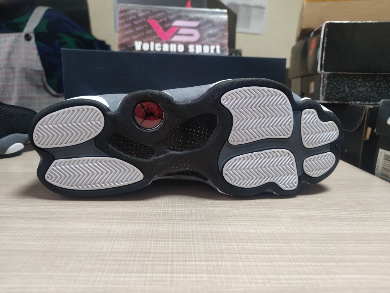 Jordan 13 Retro Black Flint DJ5982-060