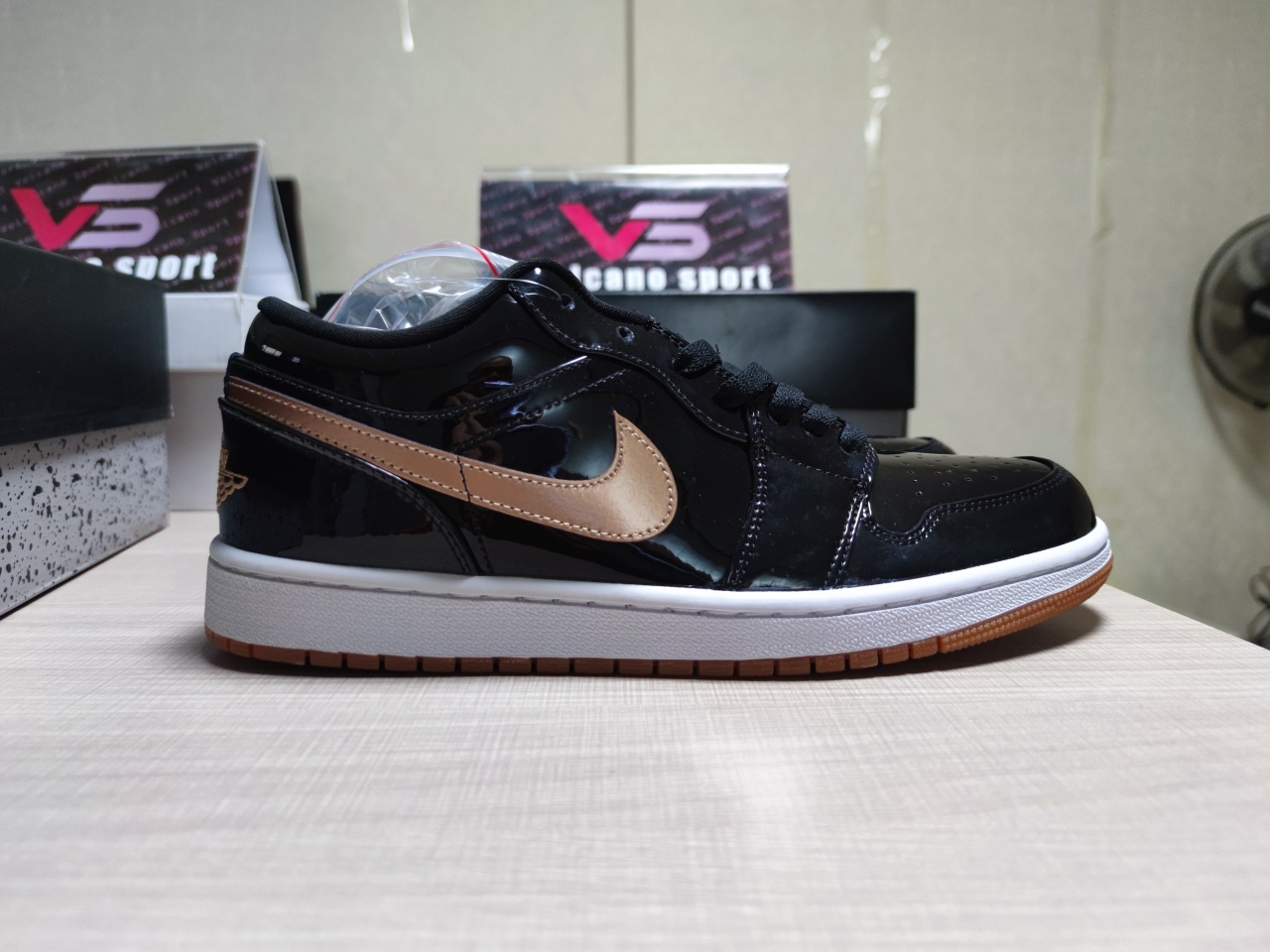 Jordan 1 Retro Low GG