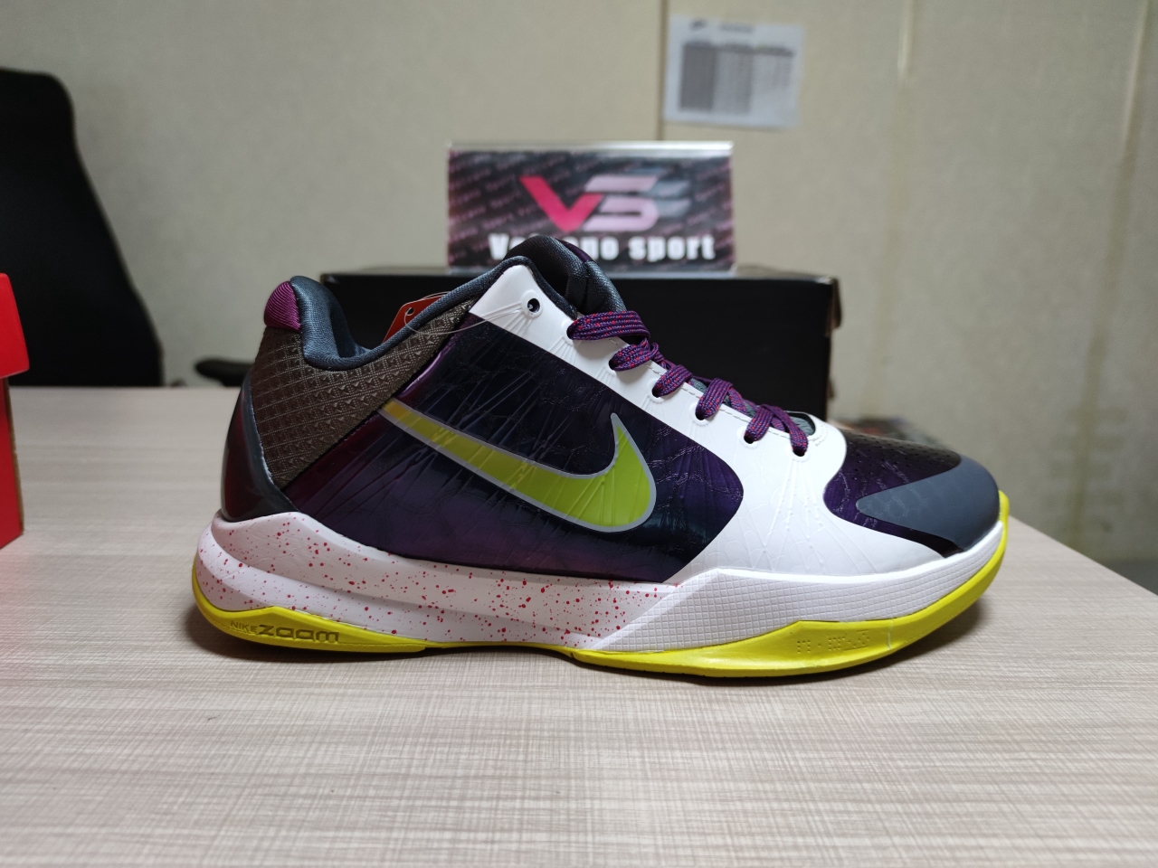 Kobe 6 Protro Grinch CD4991 100