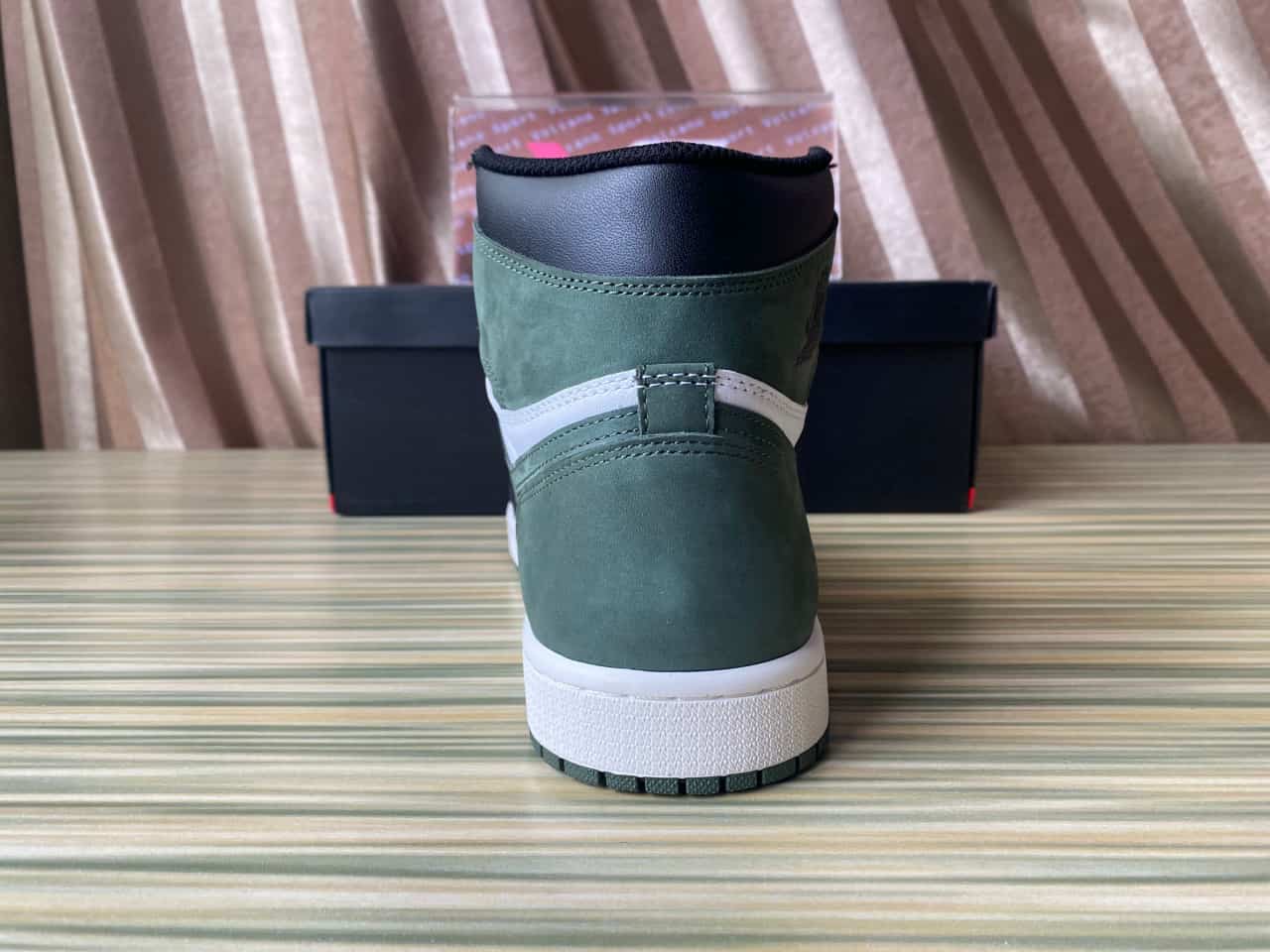 Jordan 1 Retro High Clay Green 555088-135