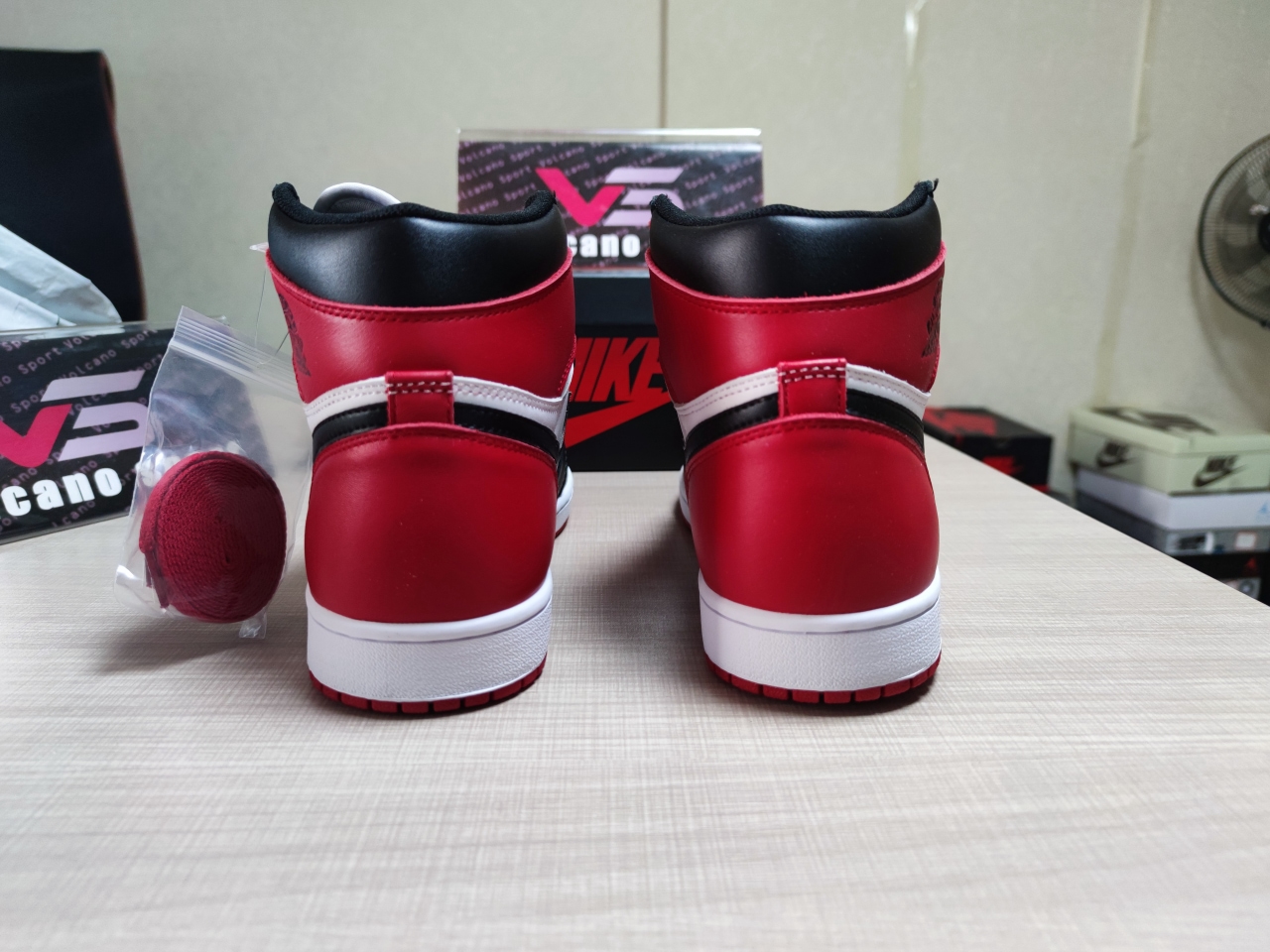 Wmns Jordan 1 High OG 555088 125