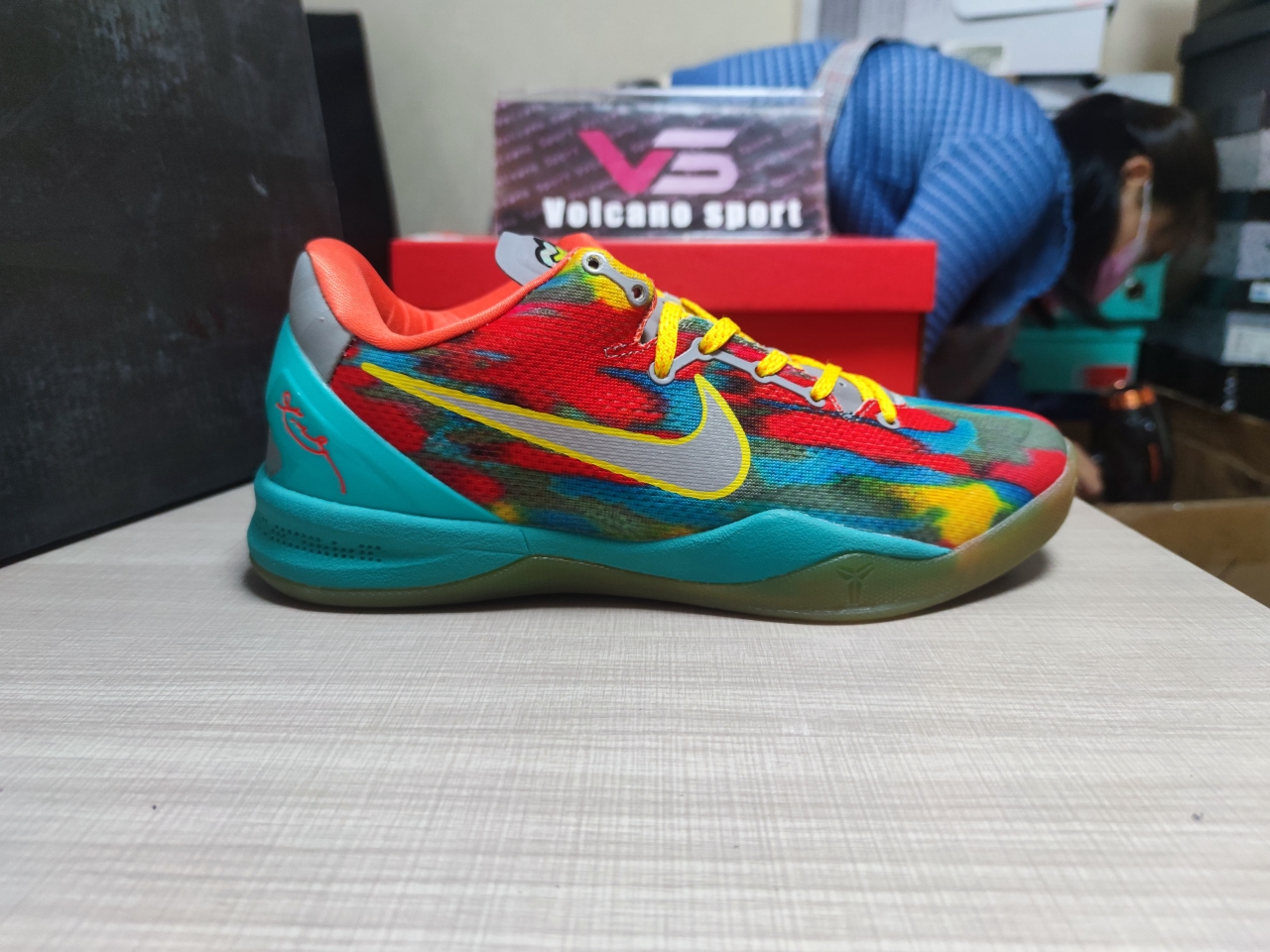 KOBE VIII Orange red 555286 002