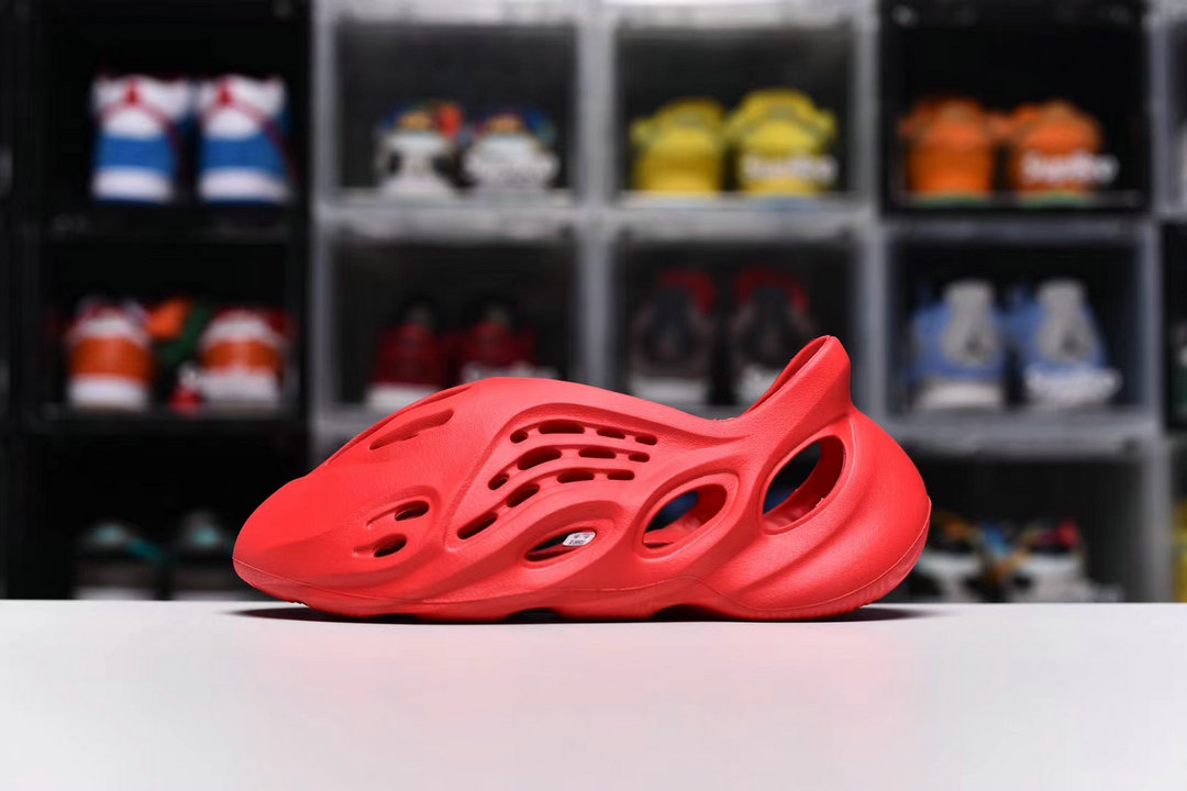 adidas Yeezy Foam RNNR Vermillion GW3355