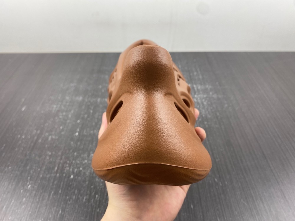 adidas Yeezy Foam RNR Clay Red HP5335