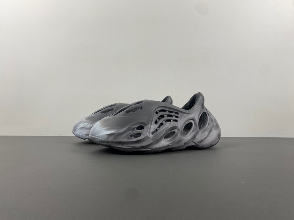 adidas Yeezy Foam RNR MX Granite IE4931