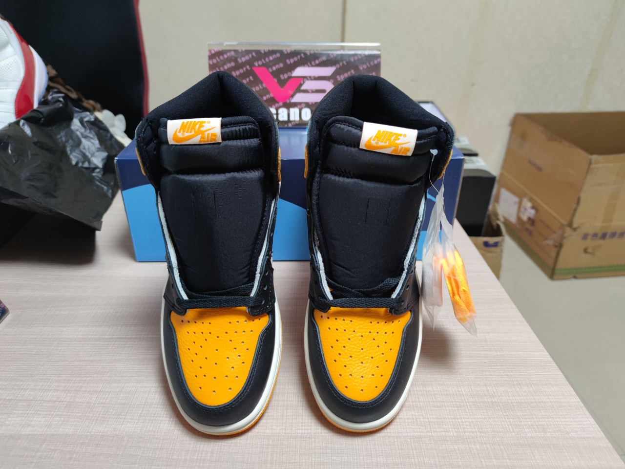Jordan 1 Retro High OG Taxi 