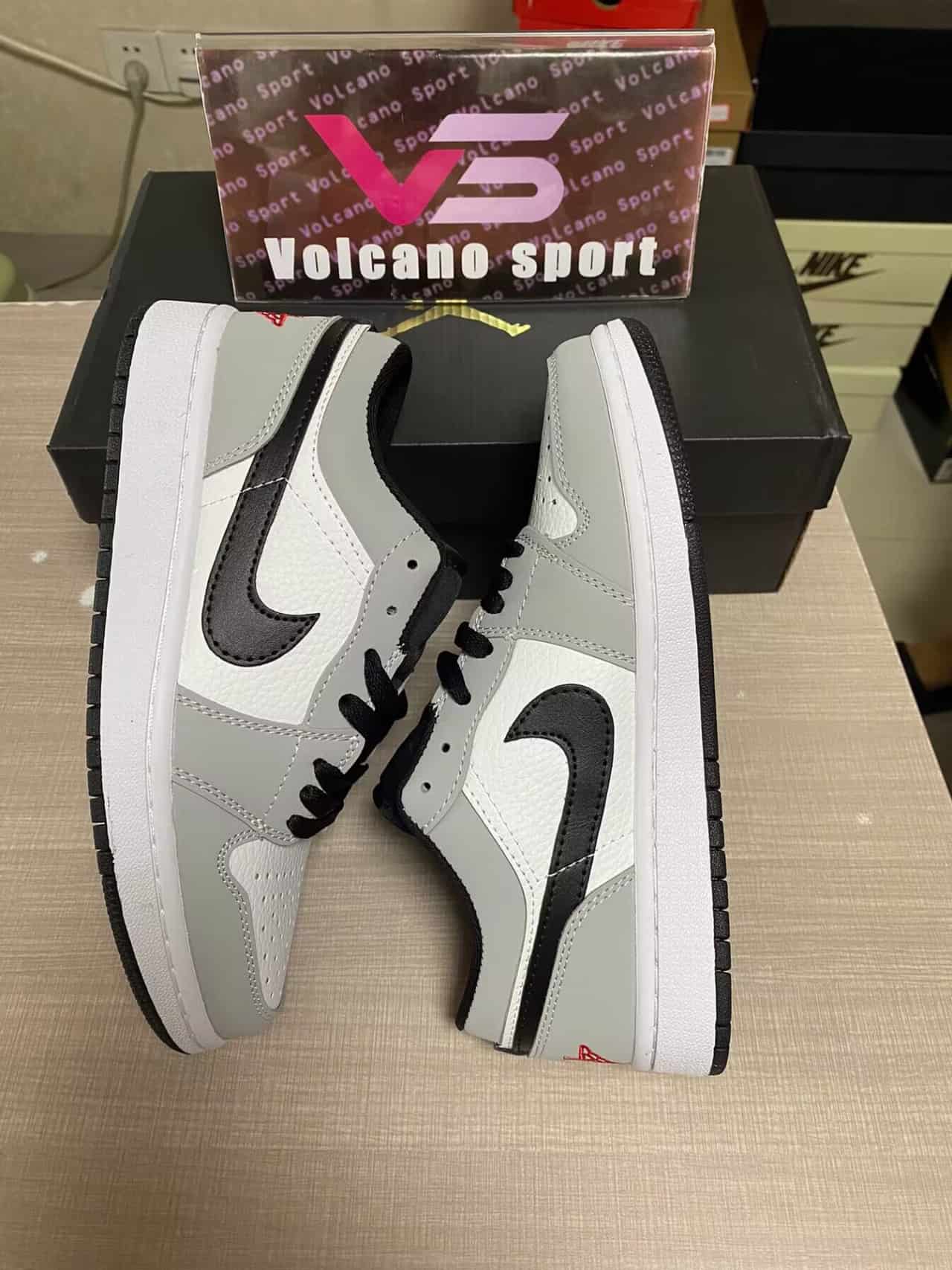 Jordan 1 Low Light Smoke Grey 553558-030