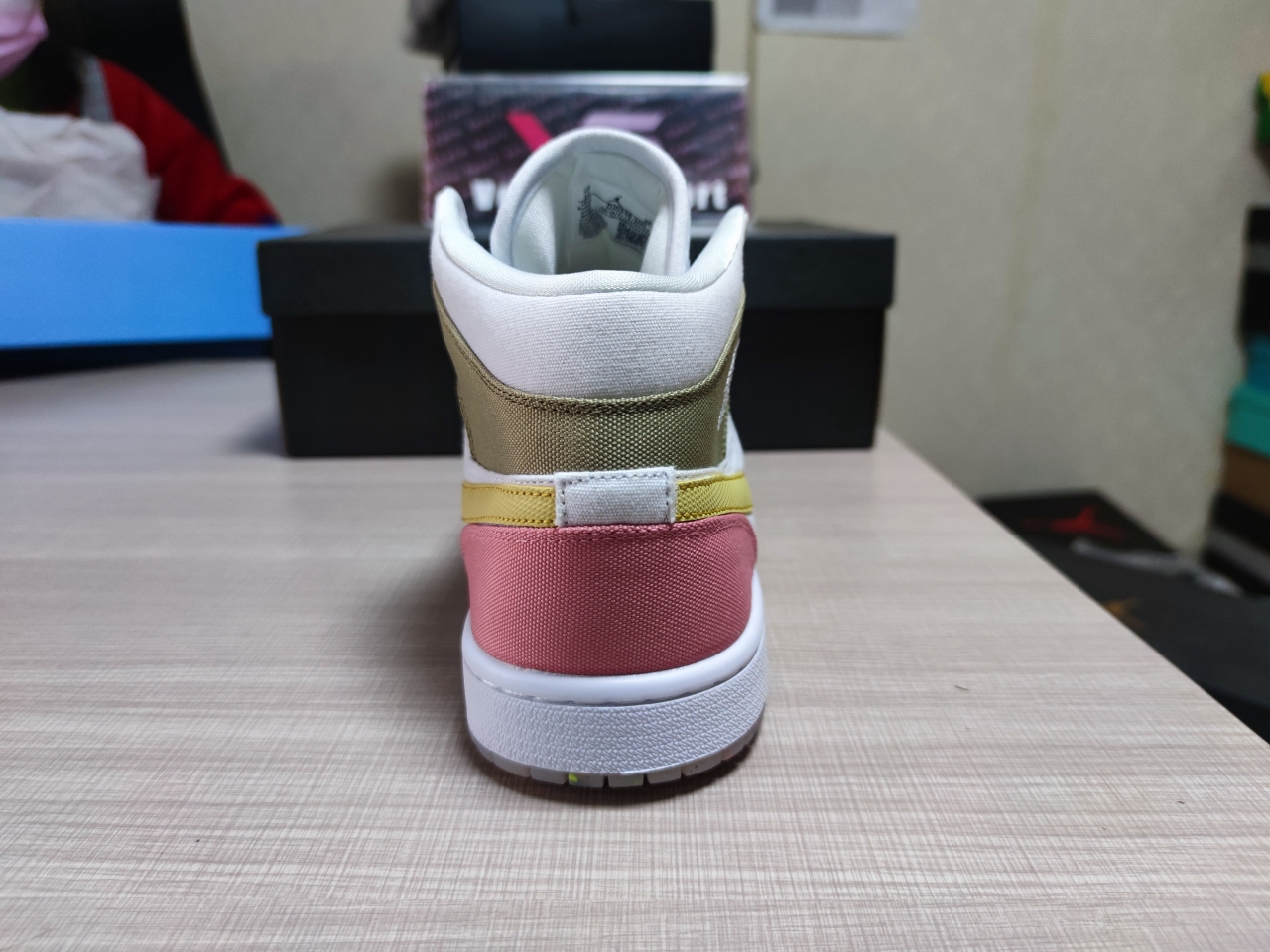 Jordan 1 Mid SE Elephant Print DM1200 016