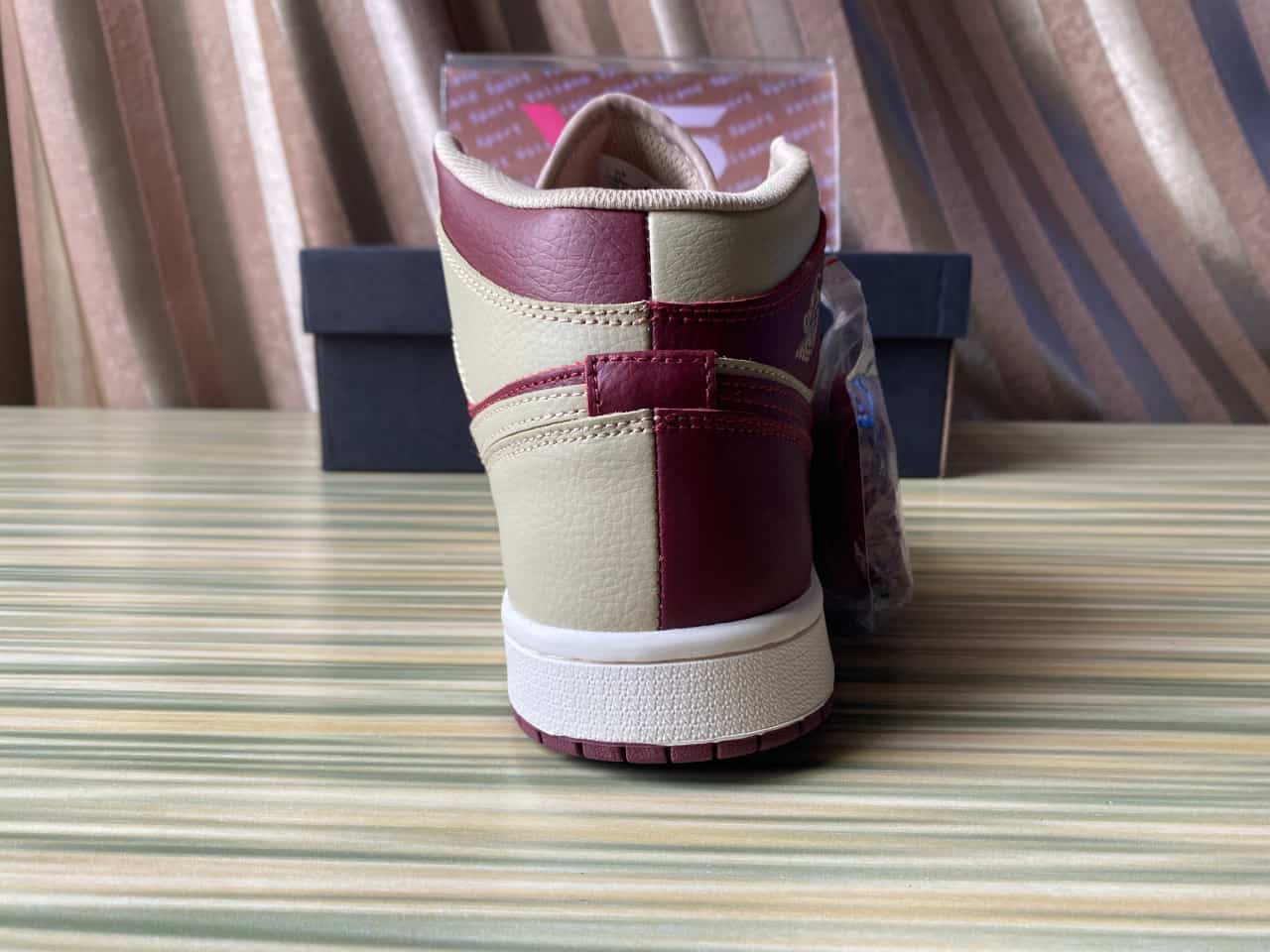 Jordan 1 Mid SE Split Beach Cherrywood Red DR0501-200