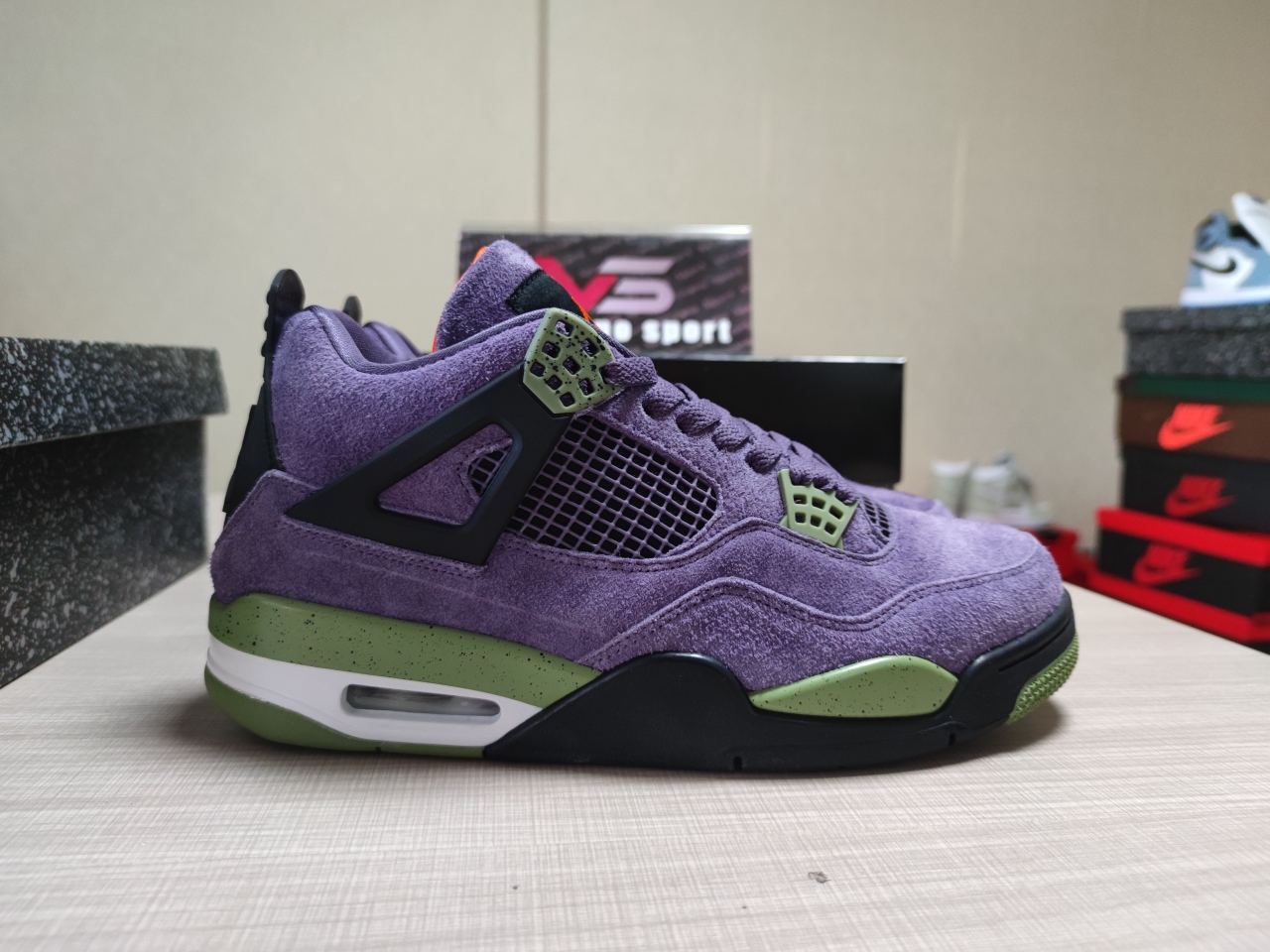 Jordan 4 WMNS “Canyon Purple”AQ9129-500