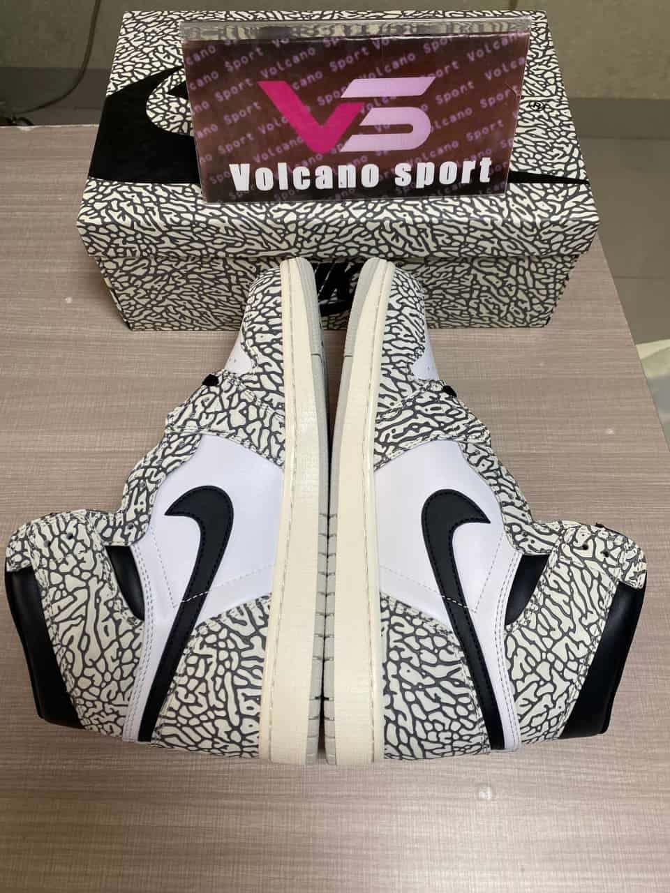 Jordan 1 Retro High OG White Cement DZ5485-052