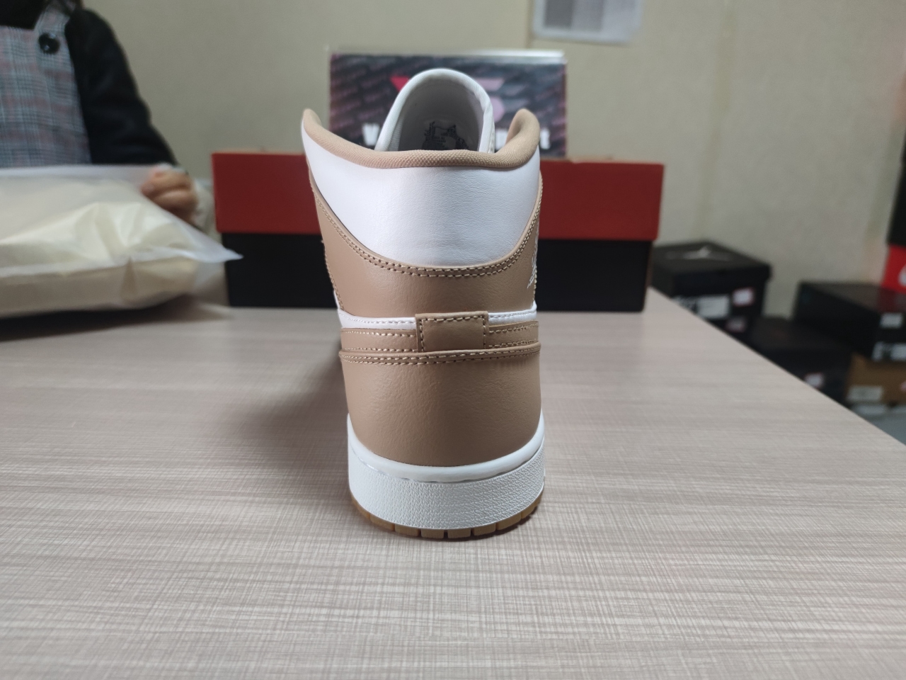 Jordan 1 Mid Tan Gum 554724 271