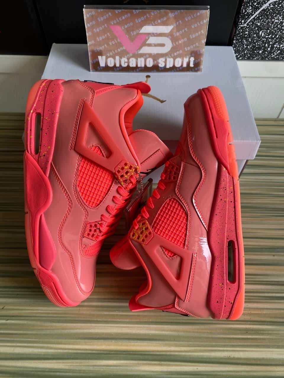 Jordan 4 Retro Hot Punch AQ9128-600