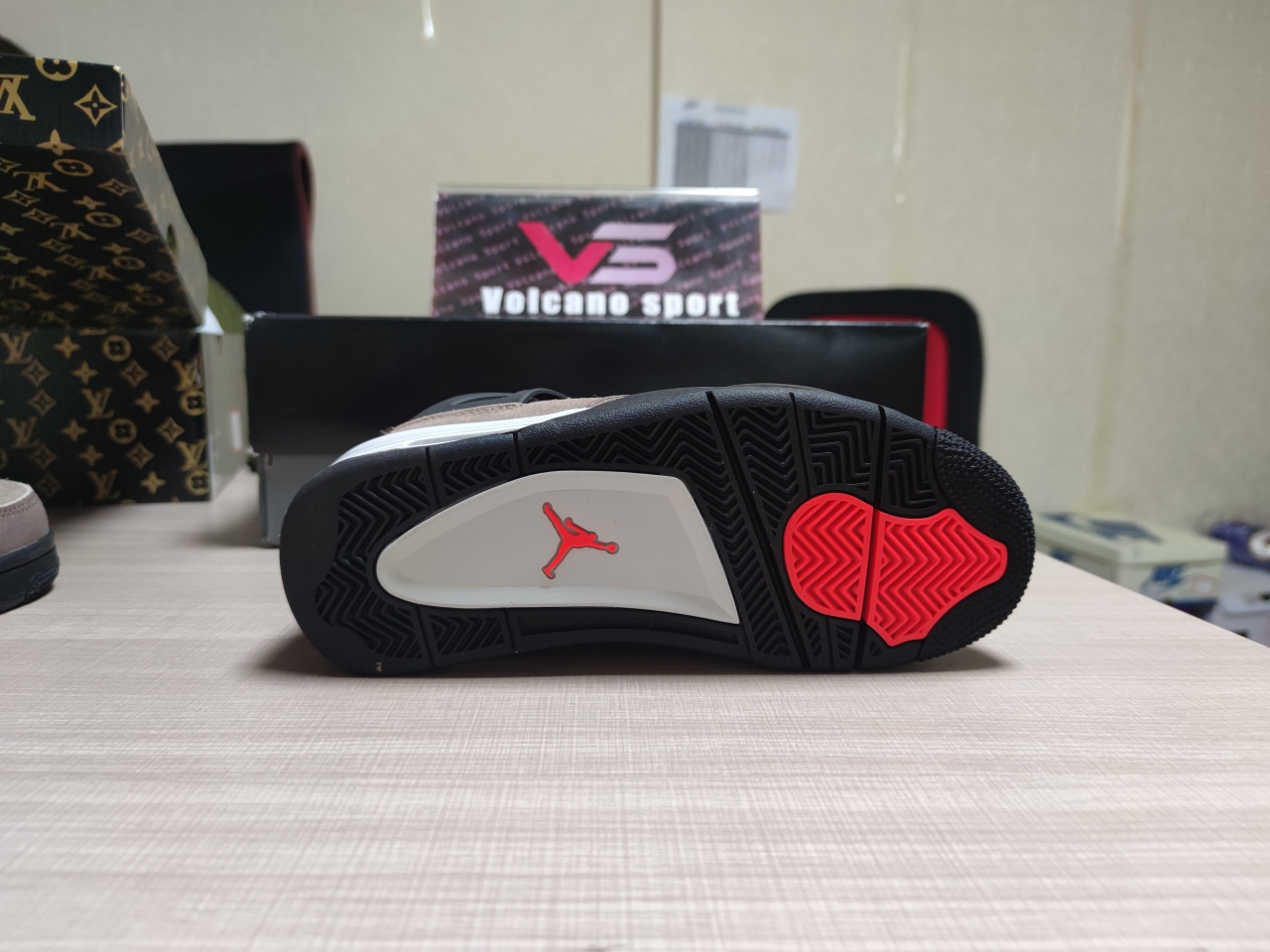 Jordan 4 Retro Taupe Haze DB0732 200