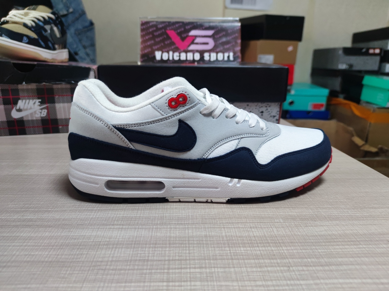 Air Max 1 Anniversary Obsidian 908375 104