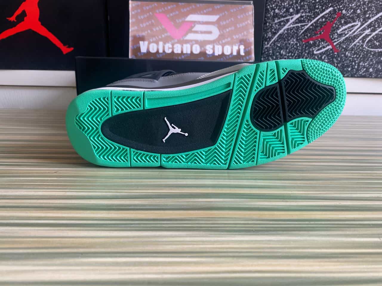 Jordan 4 Retro Green Glow 308497-033