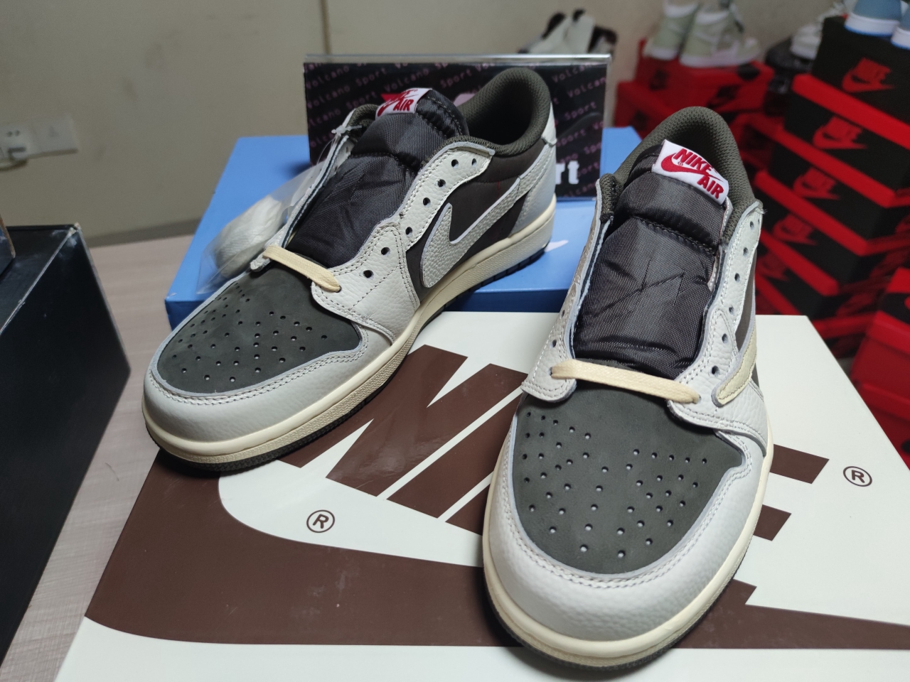 Travis Scott x Air Jordan 1 Low OG