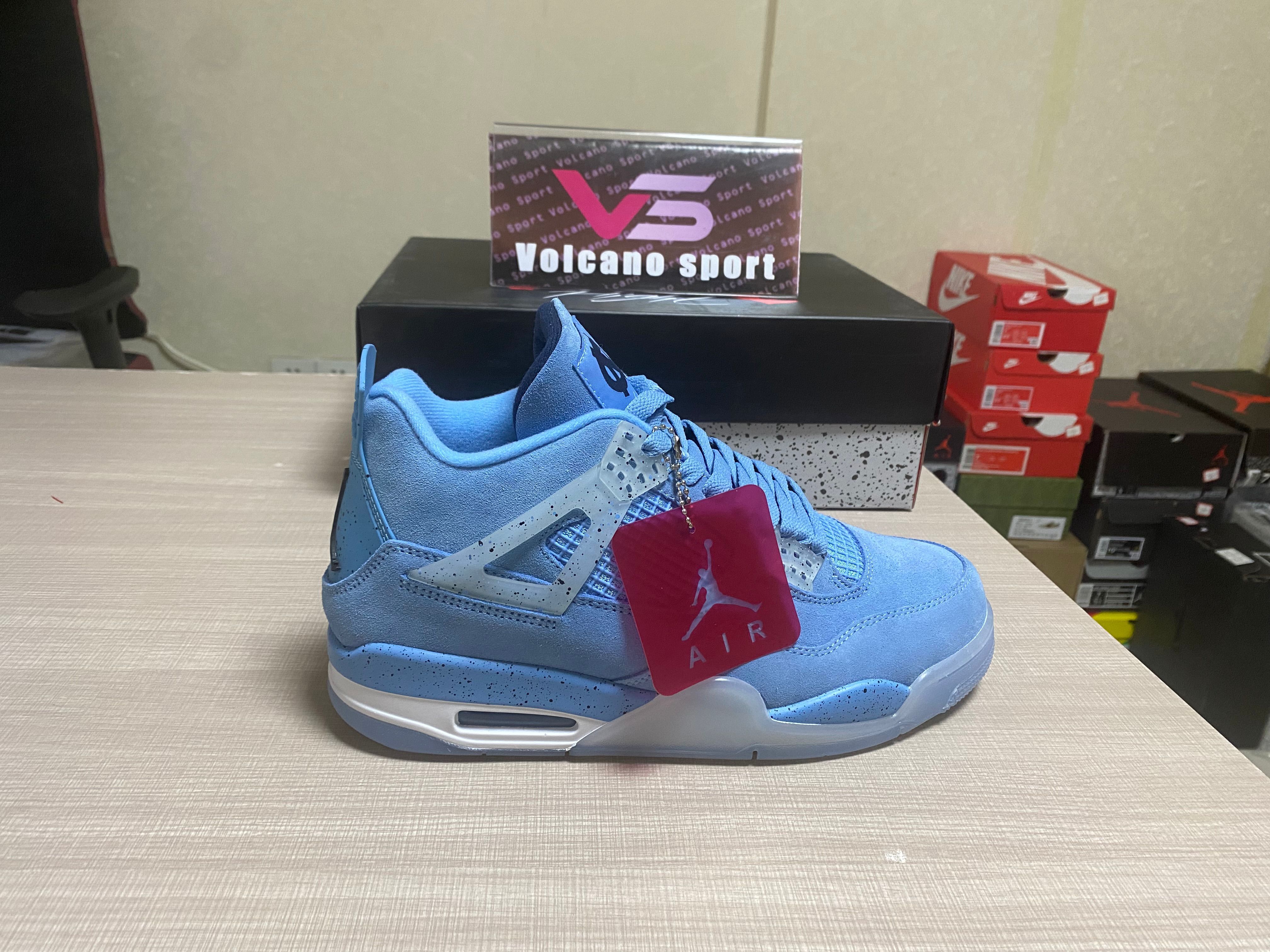 Jordan 4 Retro UNC PE 904284