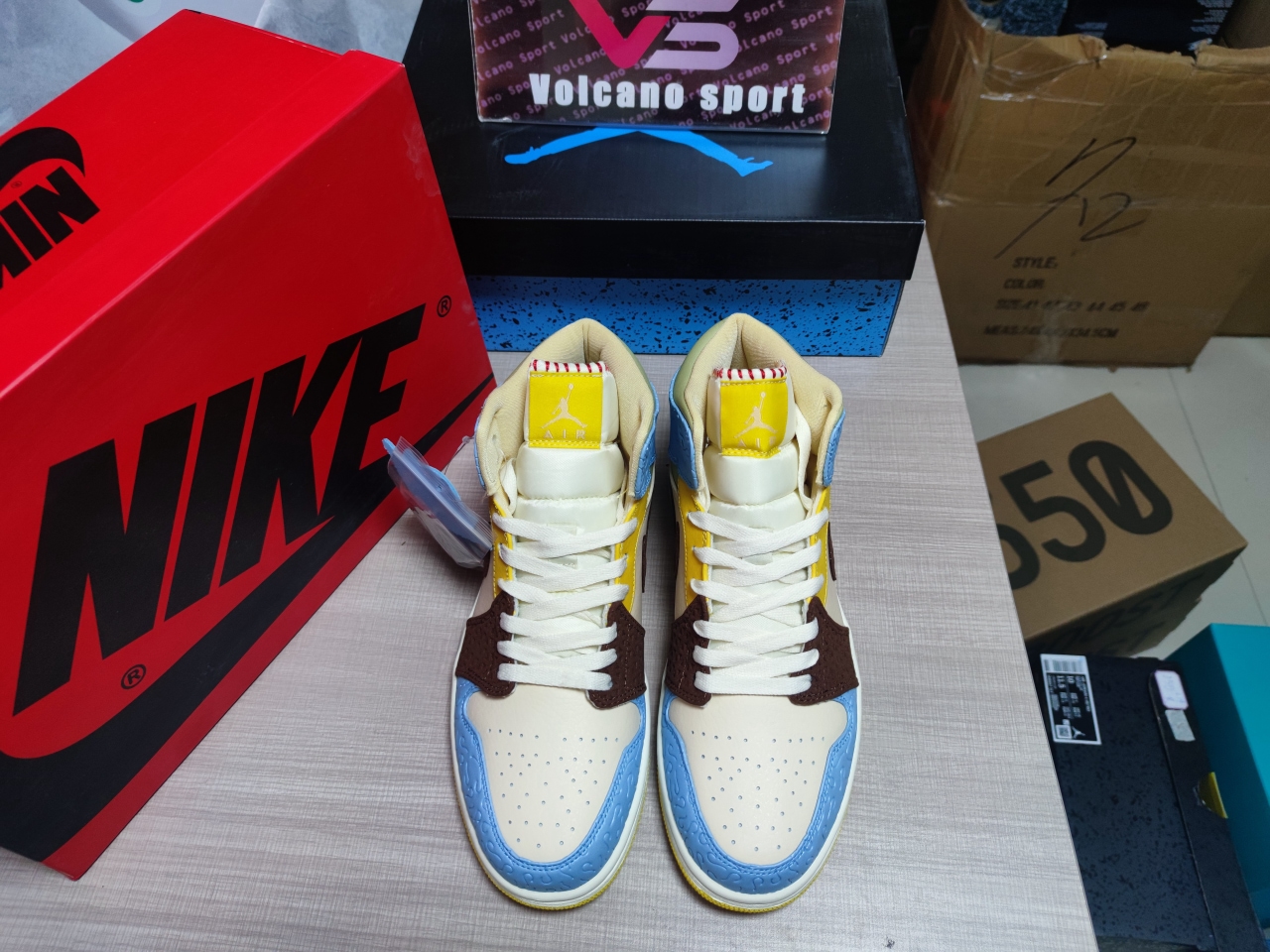 Jordan 1 Mid SE Fearless Maison Chateau Rouge