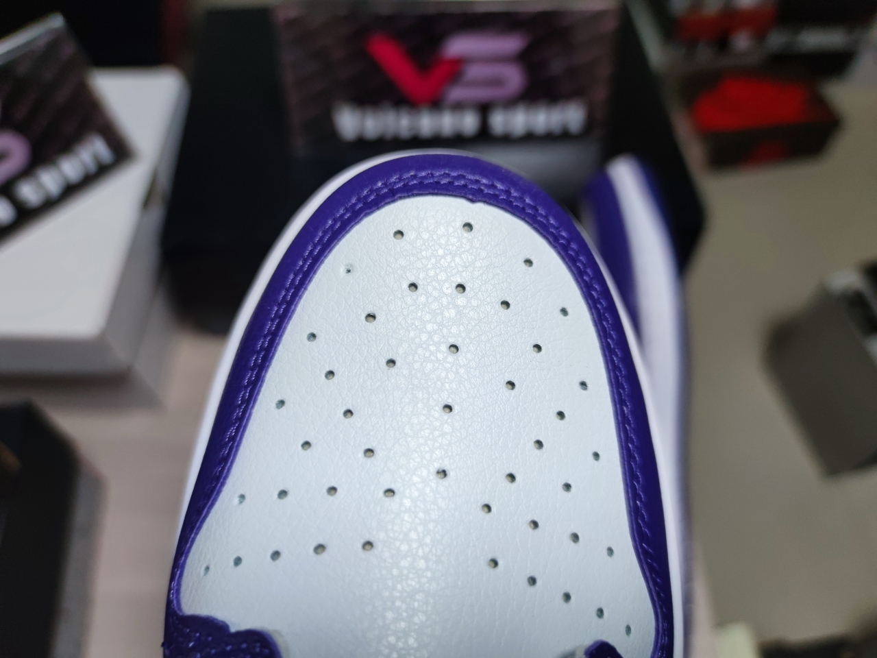 Jordan 1 High OG “Court Purple”555088-500